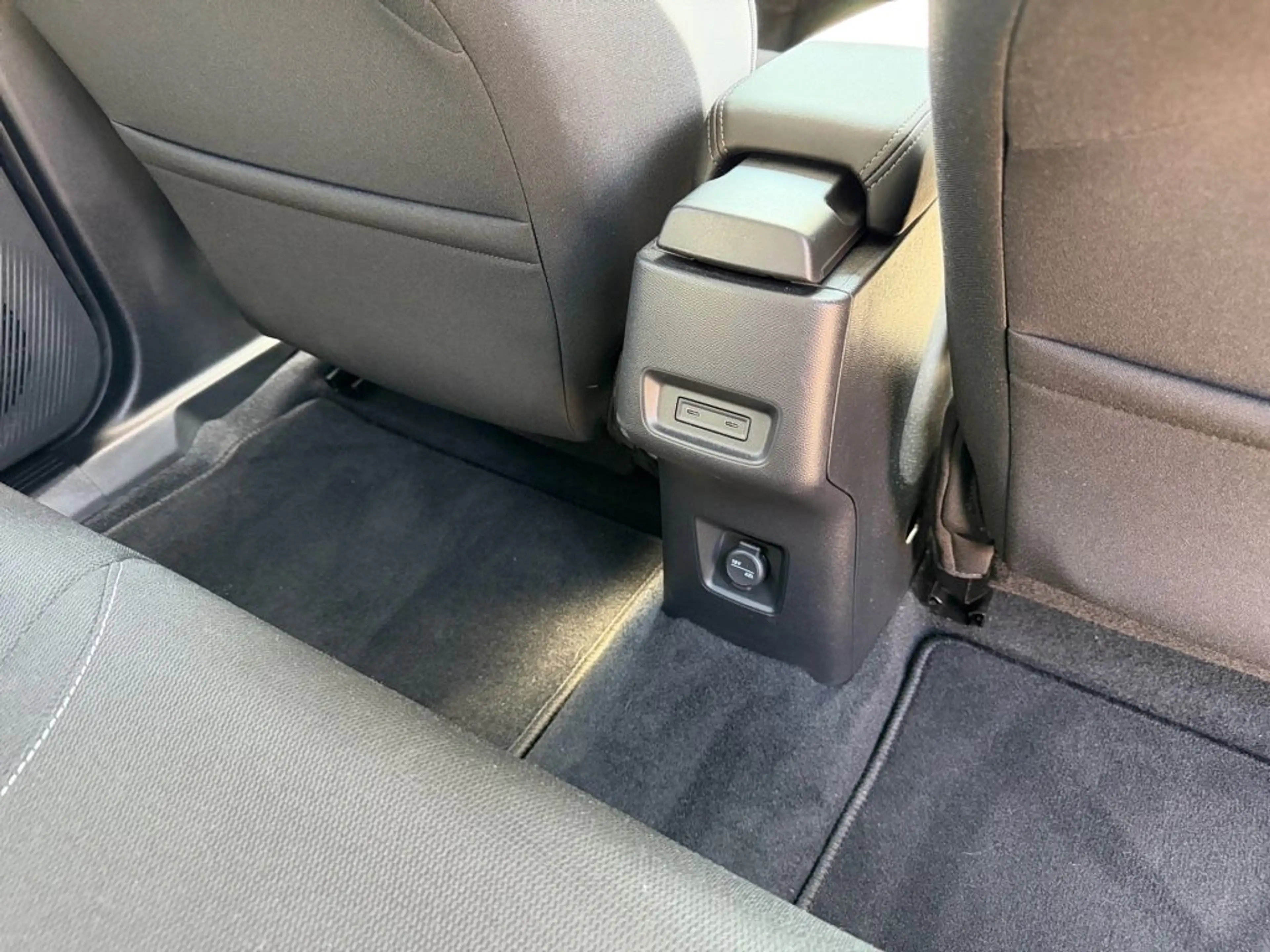 Citroen C3 e-C3 Aircross 113 Standard-Range MAX — photo 10
