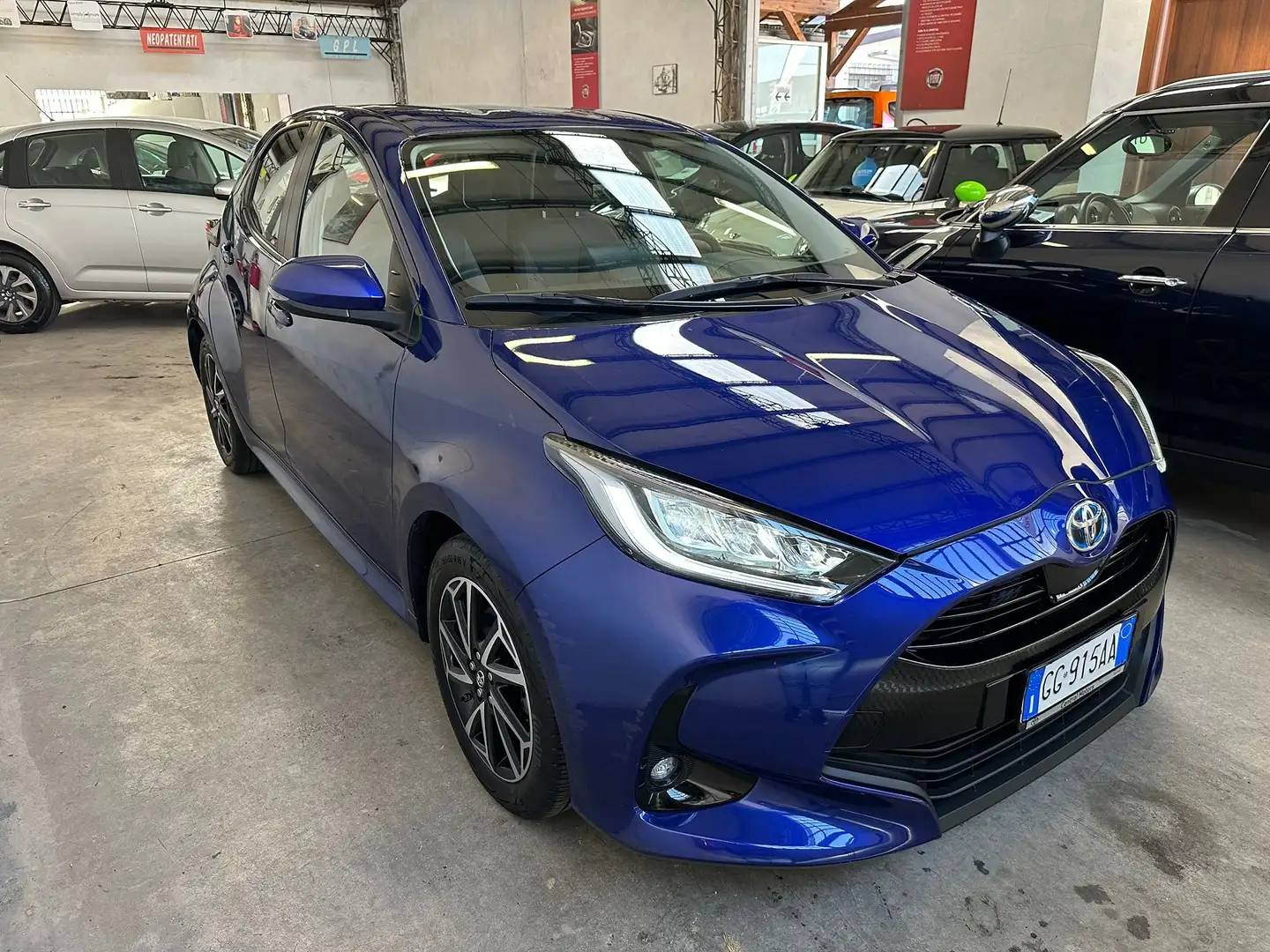 Toyota Yaris Yaris 1.5h Trend Blue - 1