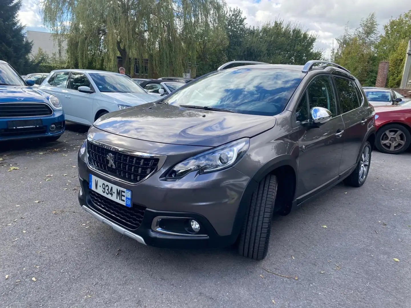 Peugeot 2008 1.2 Essence S\u0026S - 110  Allure Business PHASE  Grau - 1