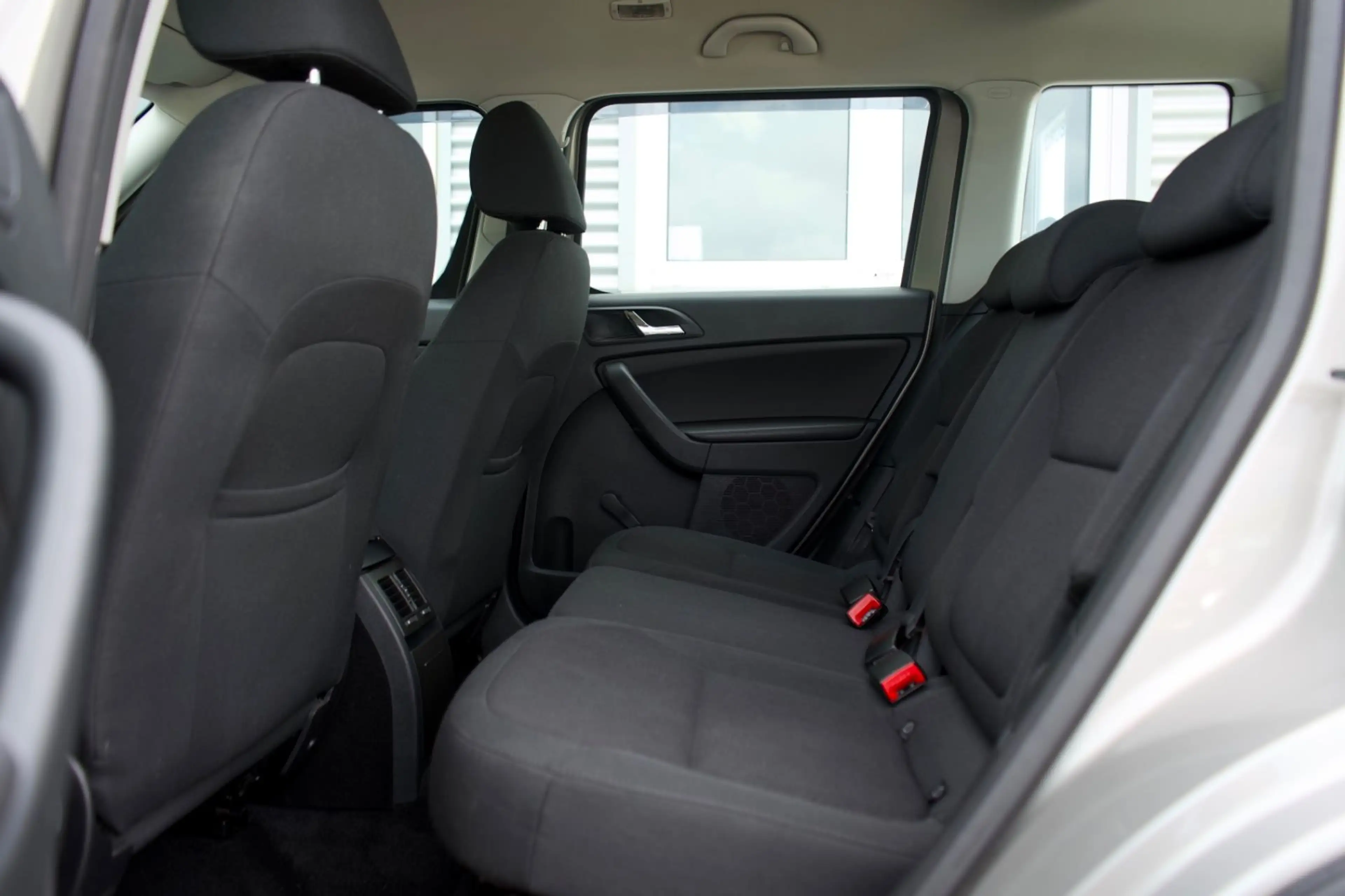 Skoda Yeti 1.4 TSI/ AUTOMATIK/ KAM/ AHK — photo 14
