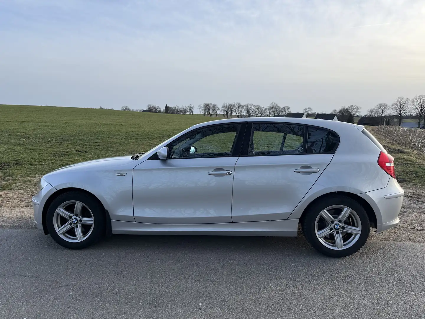 BMW 118 118i Grau - 1