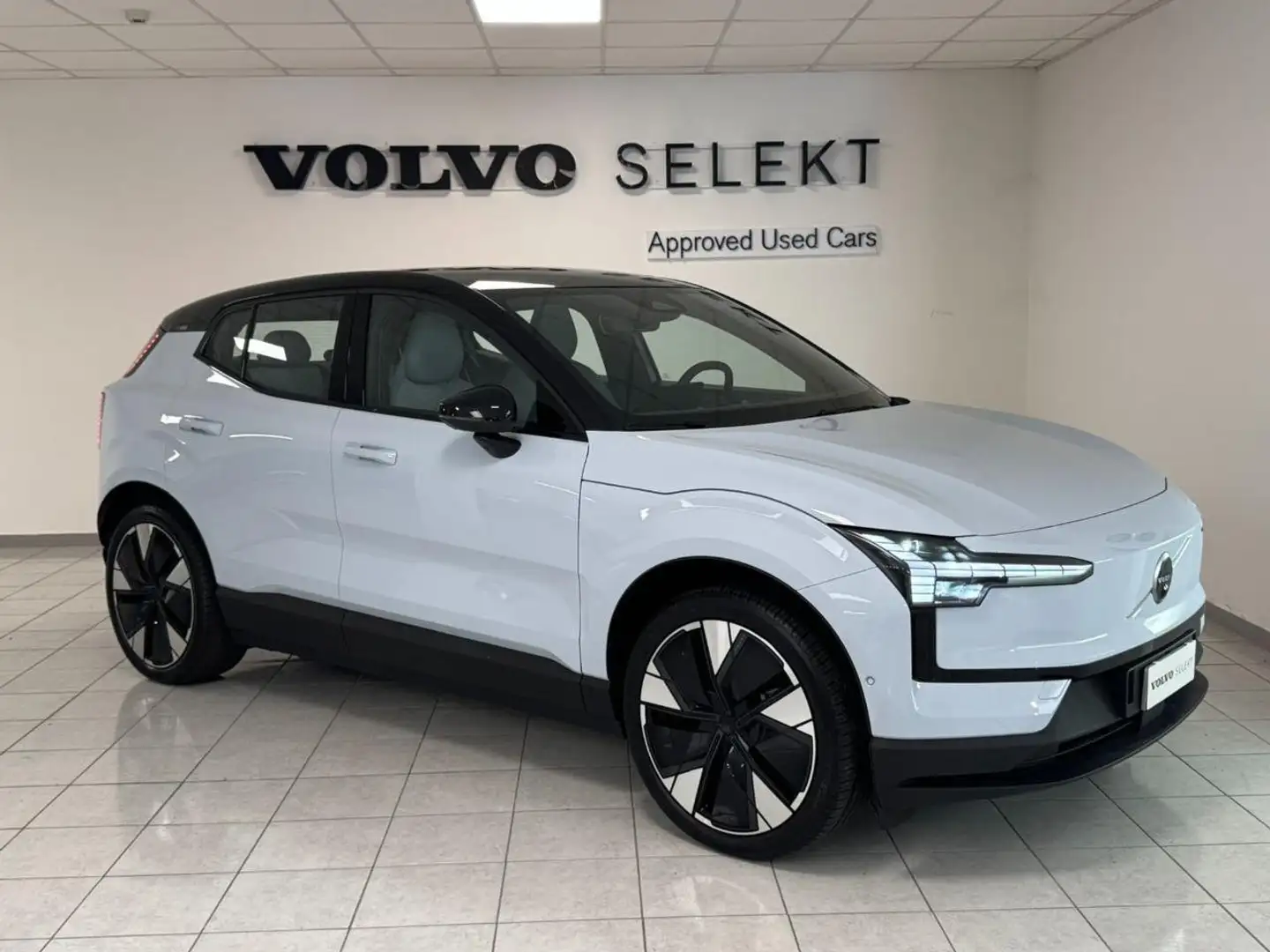 Volvo EX30 Single Motor Extended Range RWD Ultra Alb - 2