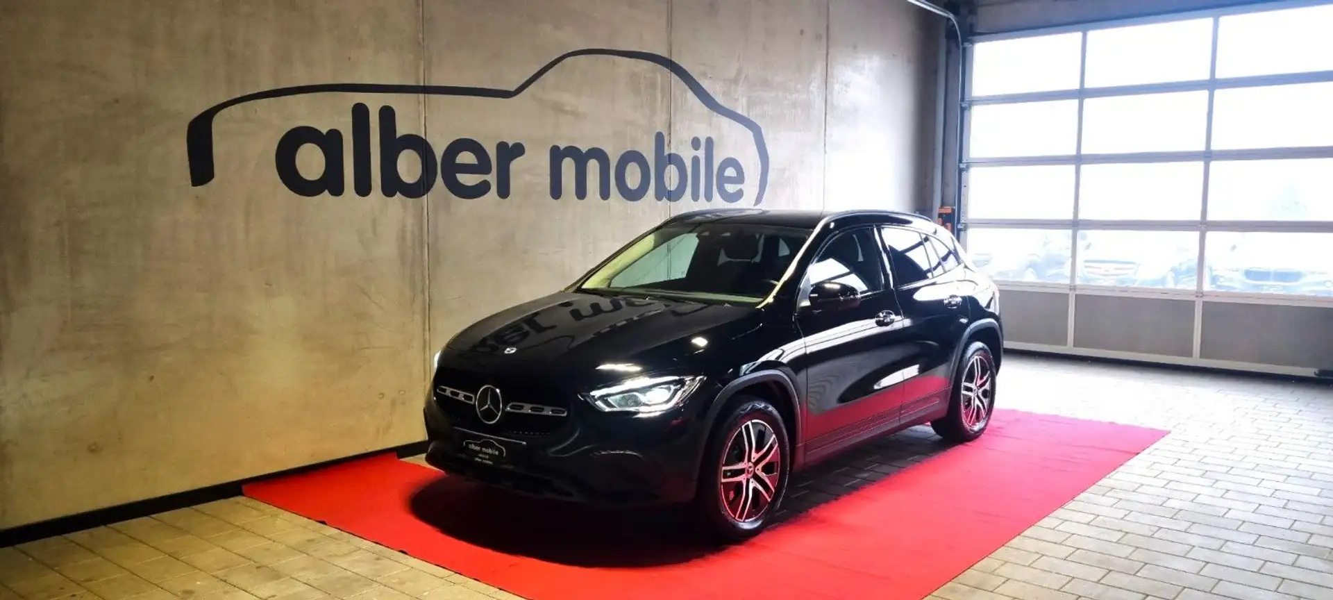 Mercedes-Benz GLA 250 GLA e   NightPaket LED ACC TOT me 360° Zwart - 1