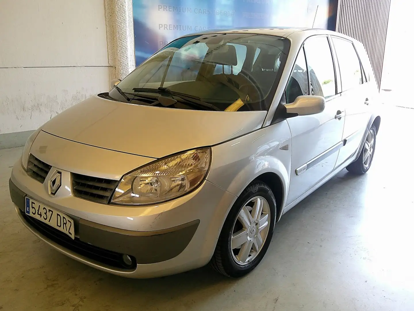 Renault Scenic II 1.6 Luxe Dynamique 110 Gris - 1