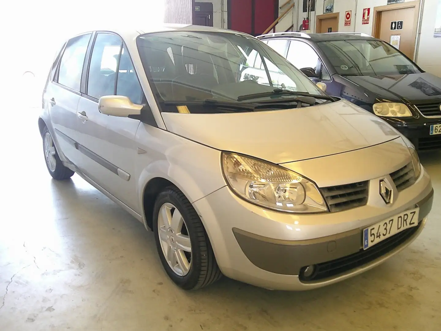 Renault Scenic II 1.6 Luxe Dynamique 110 Gris - 2