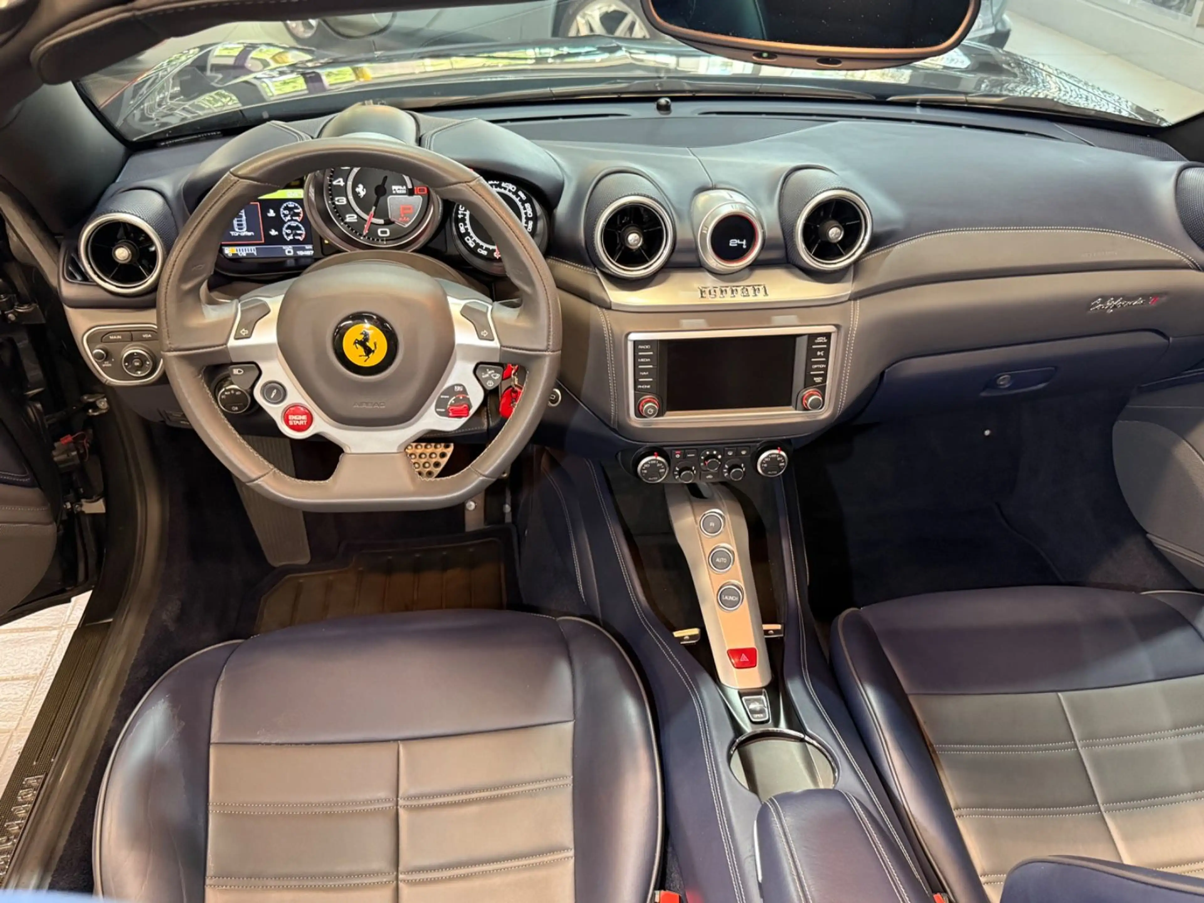 Ferrari California 3.9 V8 T 4-Sitzer CARBON~KAMERA~LEDER — photo 12