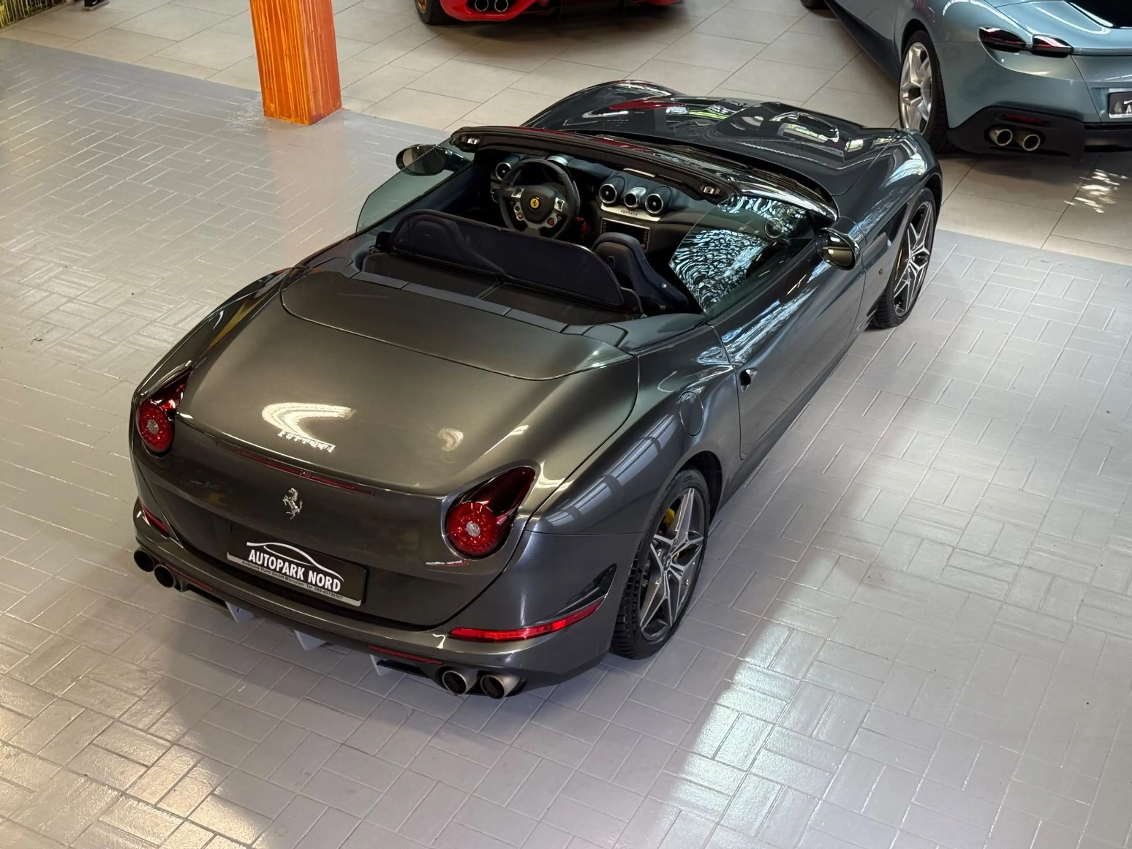 Ferrari California 3.9 V8 T 4-Sitzer CARBON~KAMERA~LEDER — photo 11