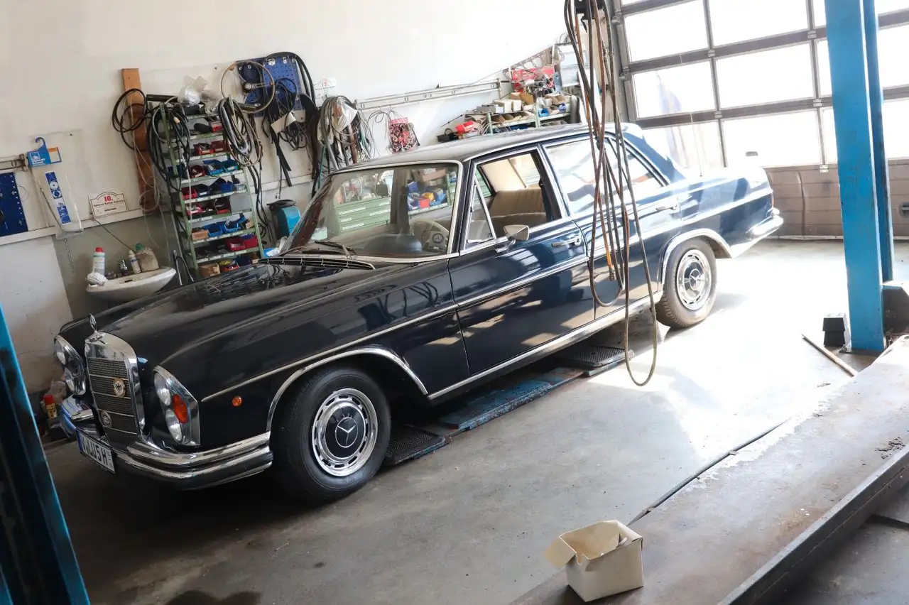 Mercedes-Benz 280