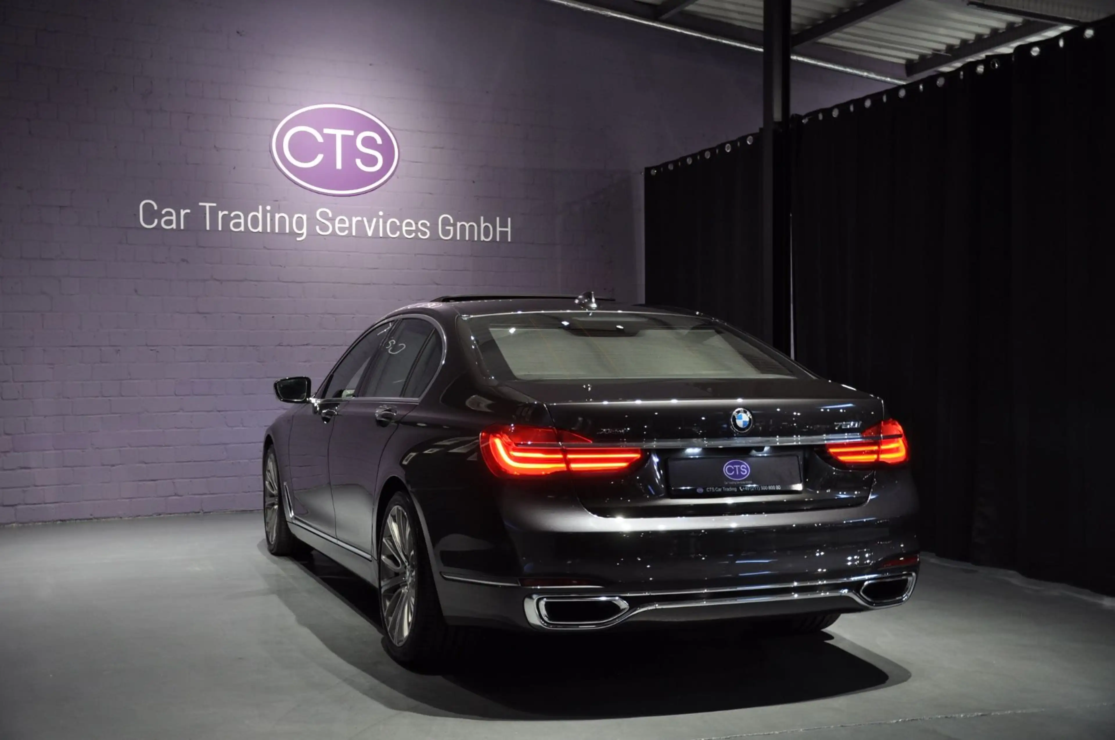 BMW 750 7 750 i xDrive — photo 6