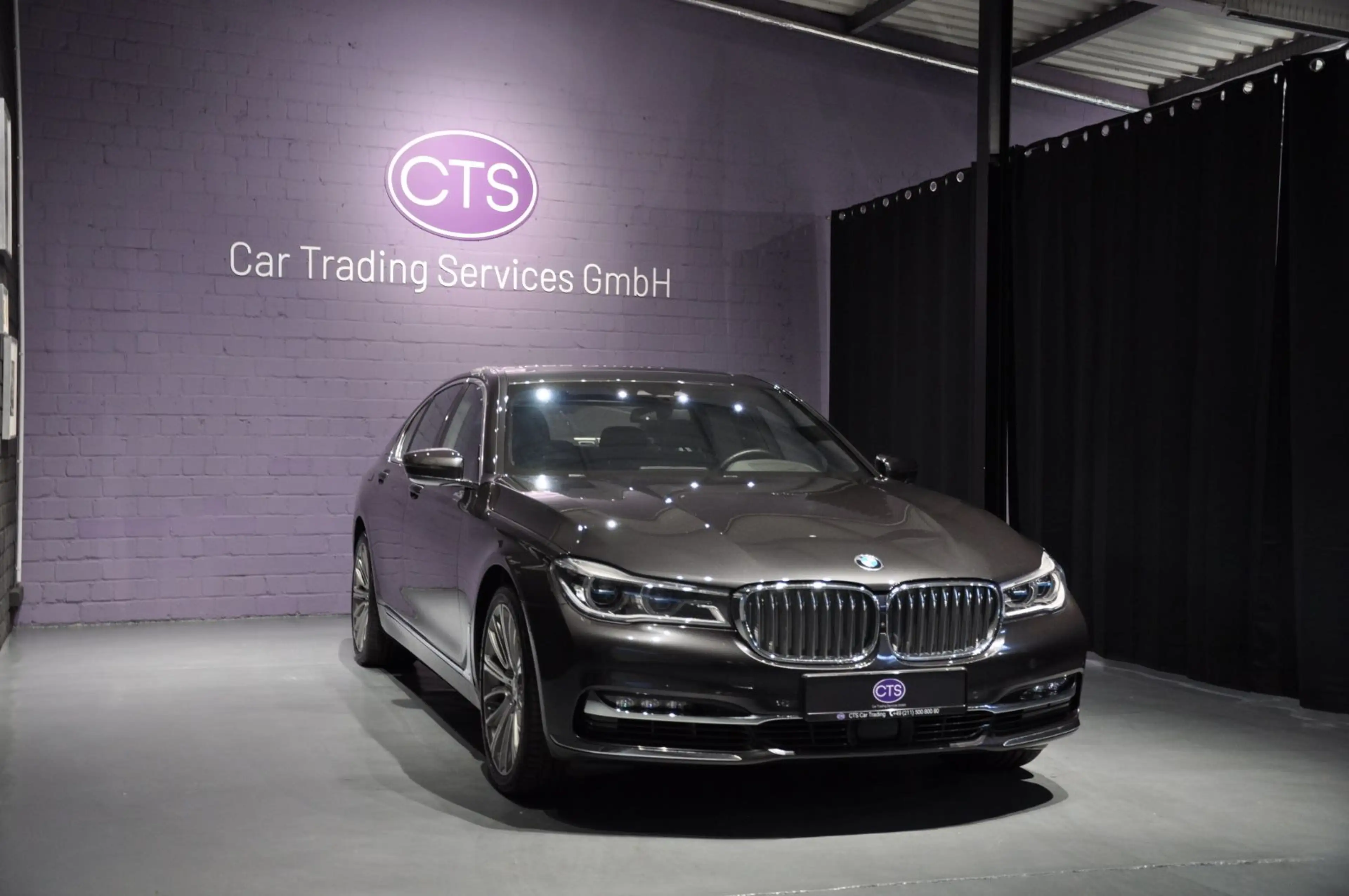BMW 750 7 750 i xDrive — photo 2