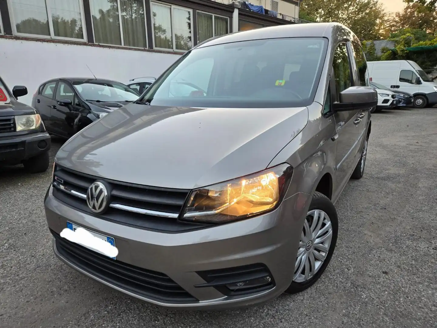 Volkswagen Caddy 2.0 TDI 122 CV 4MOTION autocarro 5 posti Grigio - 2