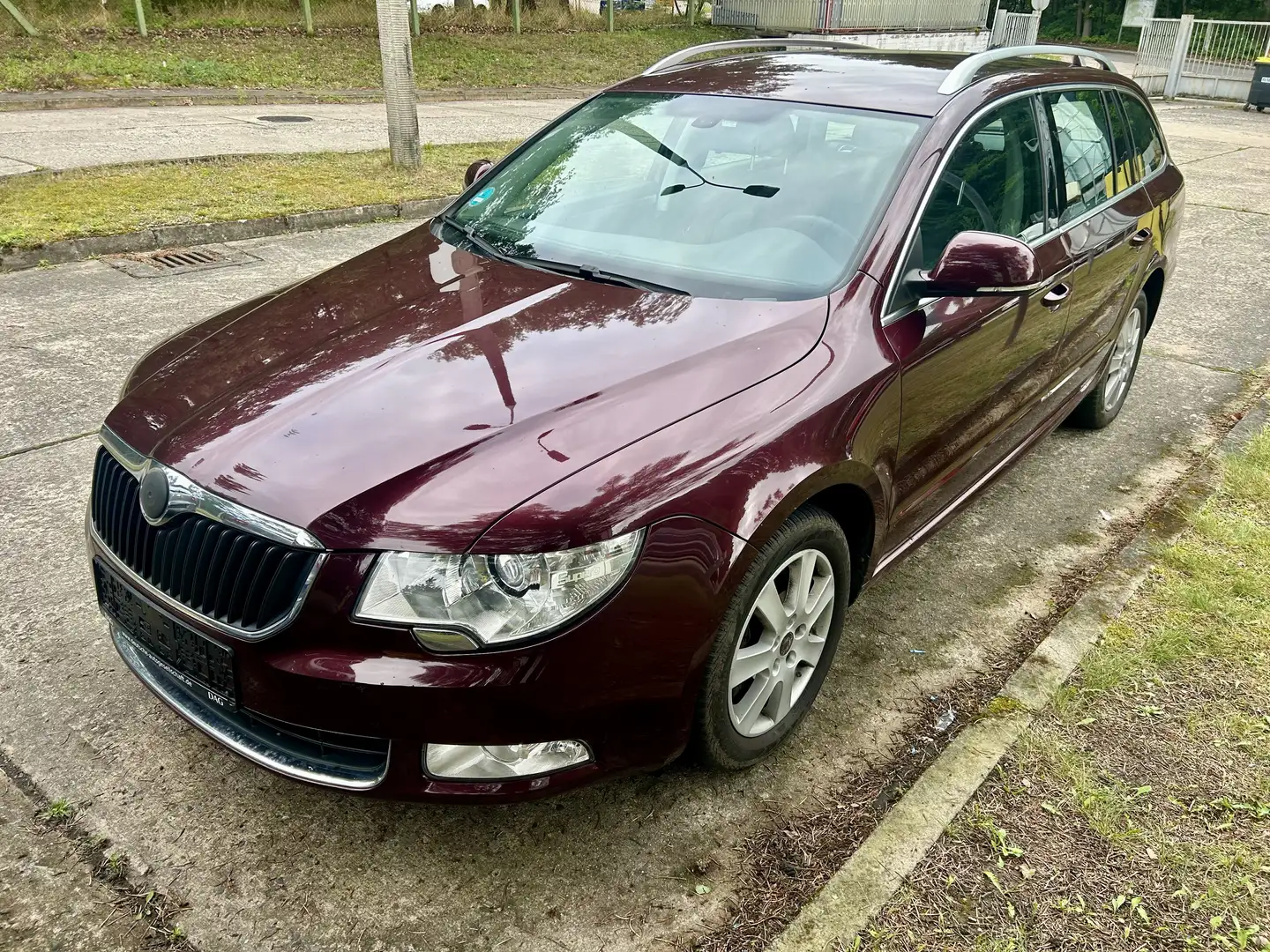 Skoda Superb Kombi Ambition 1.8 TSI Automatik * Navi * Xenon Rot - 1