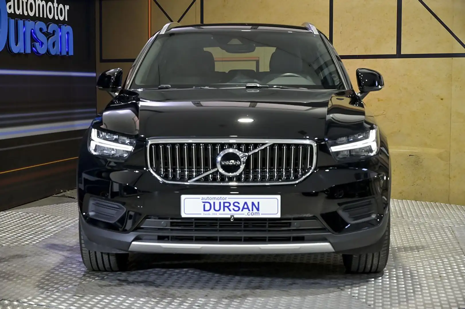 Volvo XC40 1.5 T4 Twin Recharge Inscription Ex Auto Negro - 2