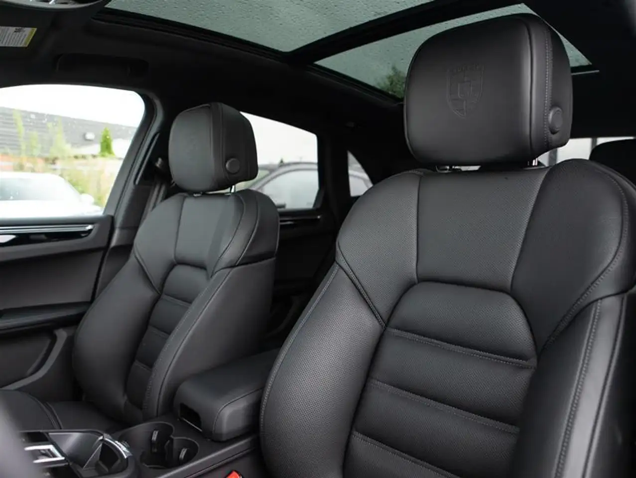 Porsche Macan снимка Porsche Macan