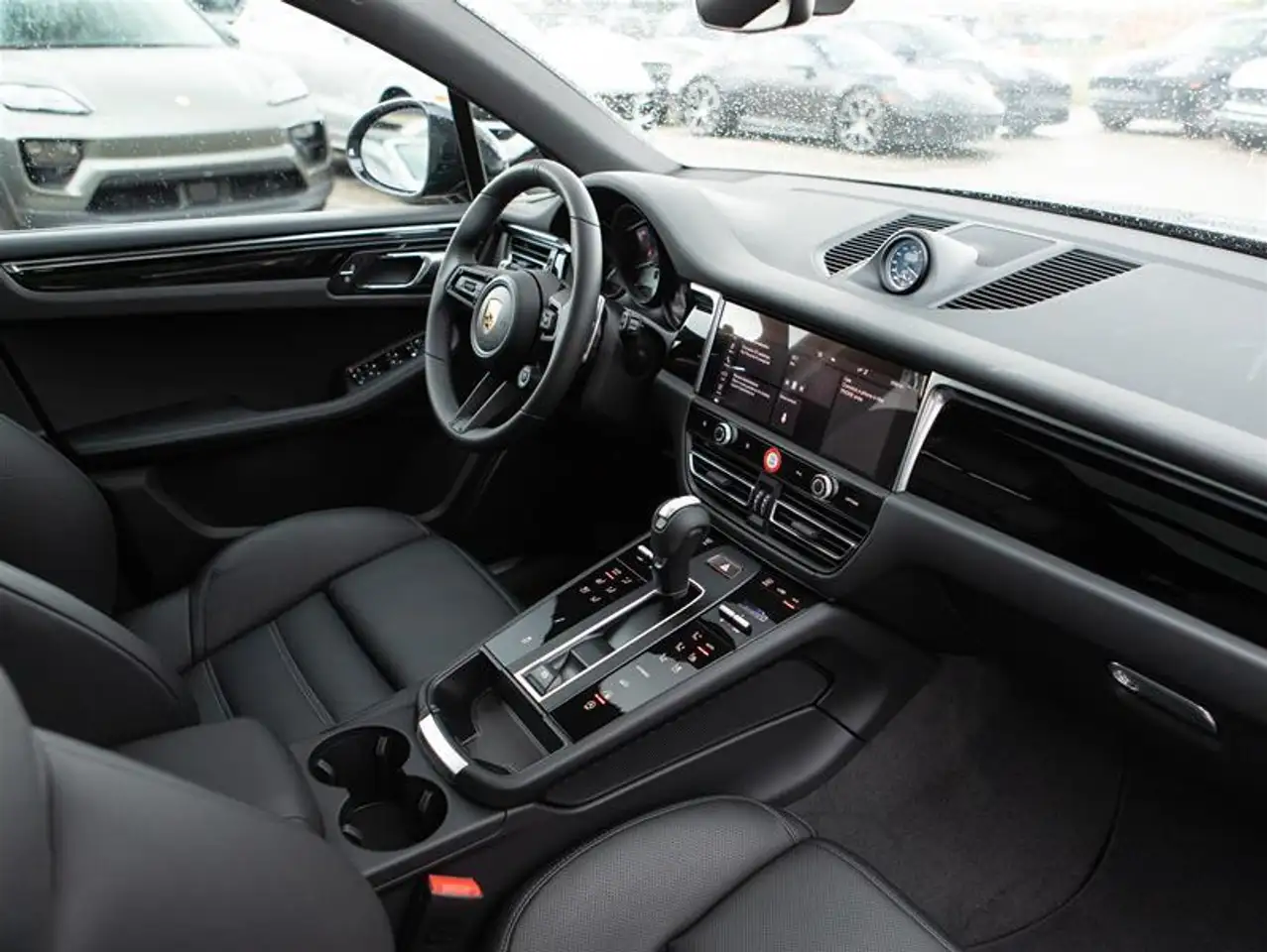 Porsche Macan снимка Porsche Macan