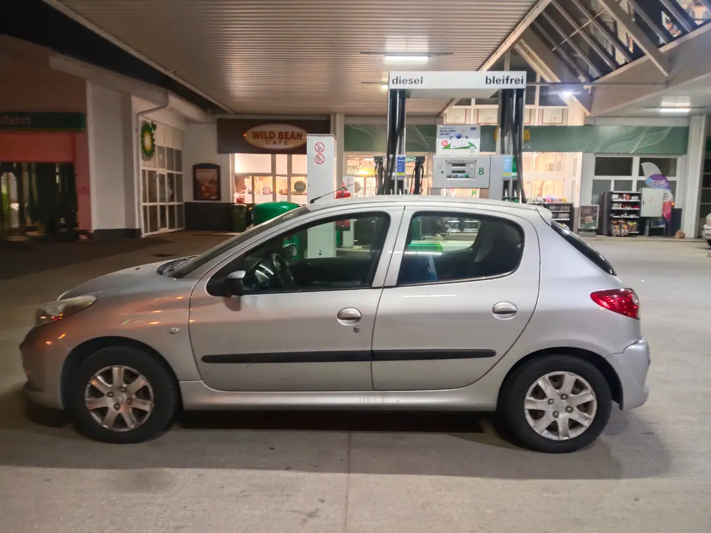 Peugeot 206 206  Trendy 1,4 Trendy Silber - 2