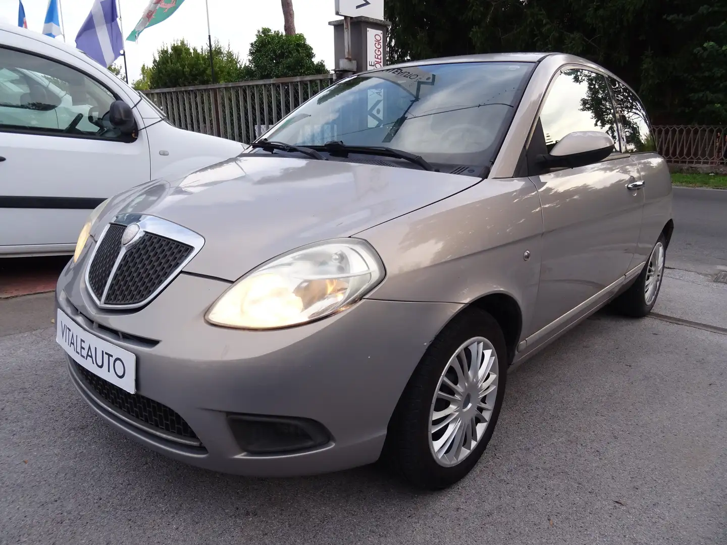Lancia Ypsilon Ypsilon II 2007 1.3 mjt 16v Argento Beige - 1