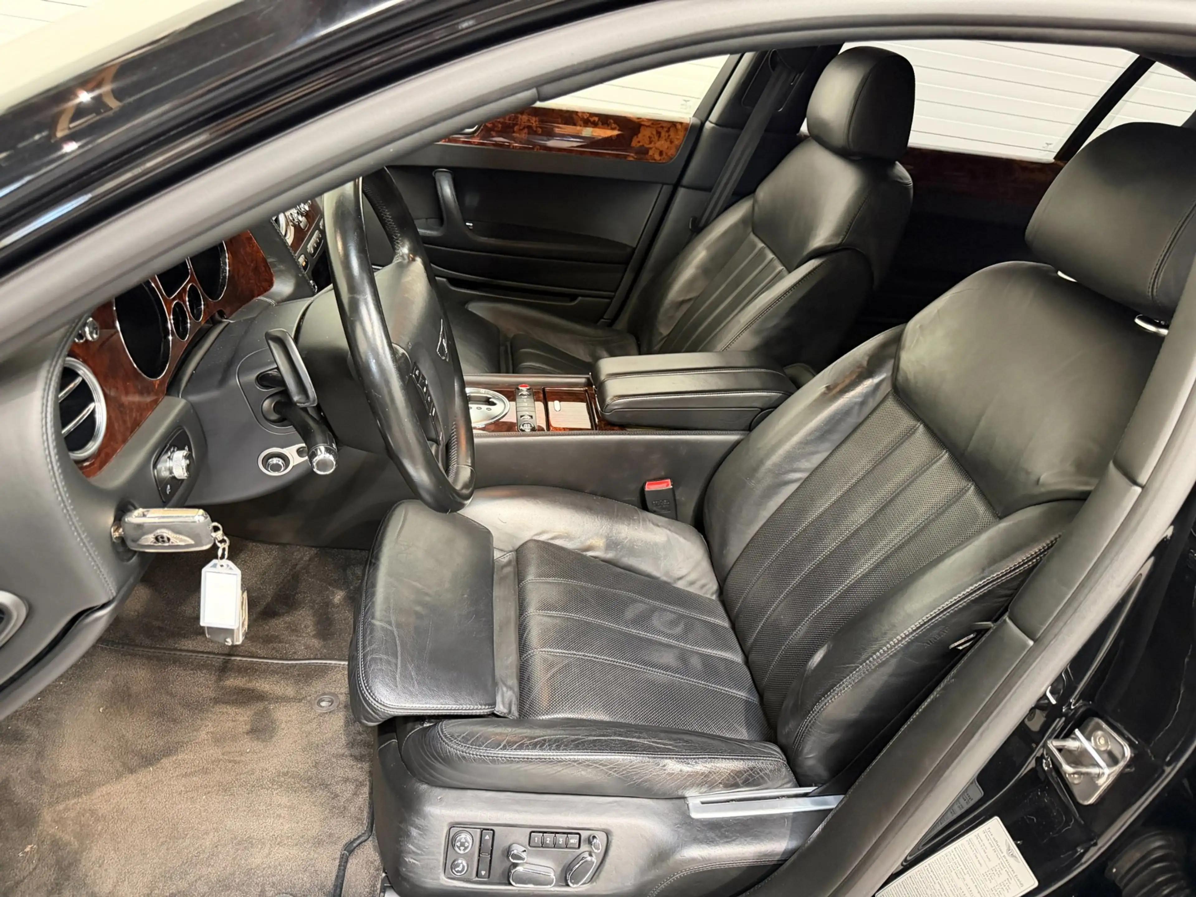 Bentley Flying Spur Continental 6.0 W12 — photo 15