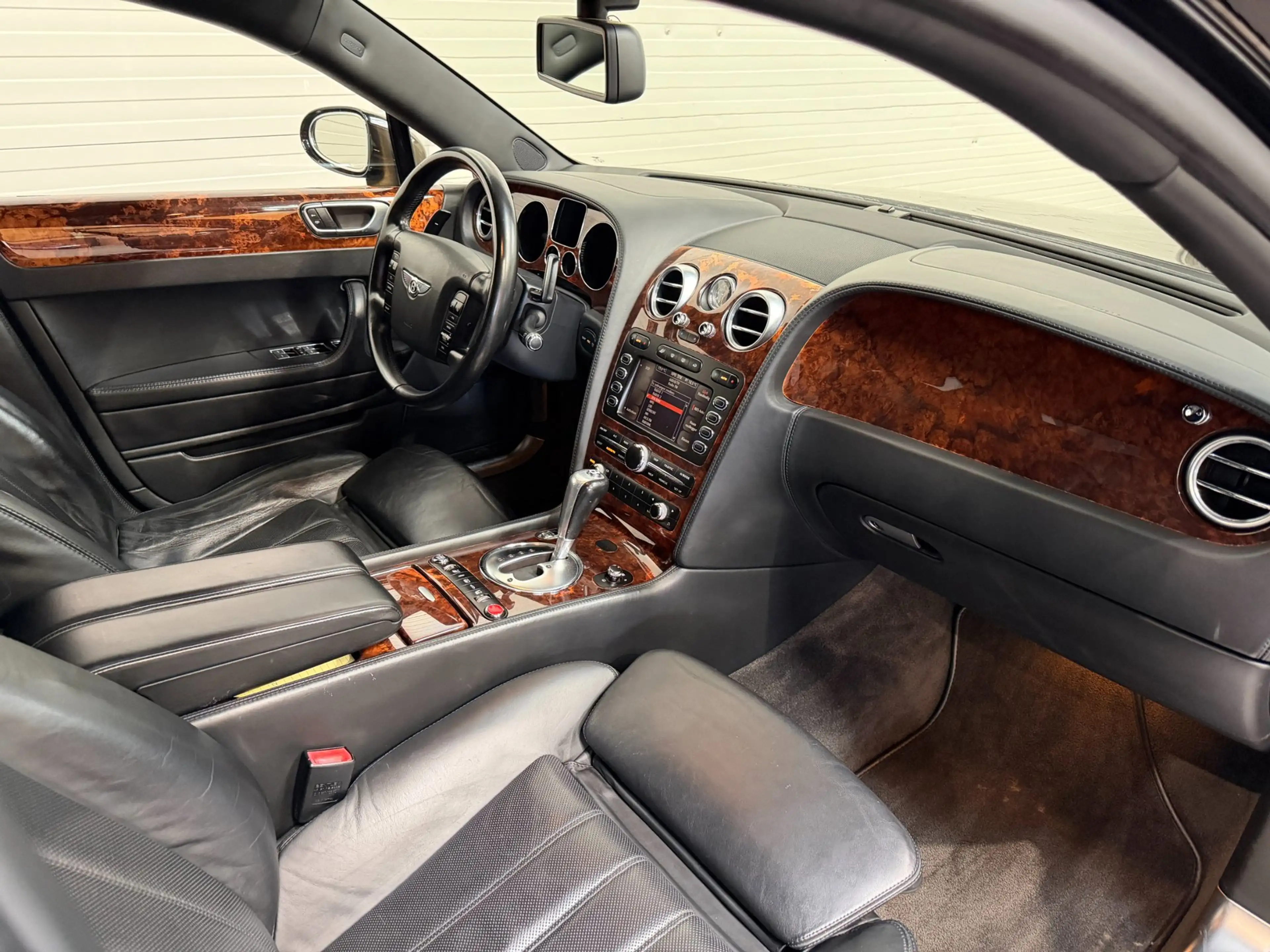 Bentley Flying Spur Continental 6.0 W12 — photo 18