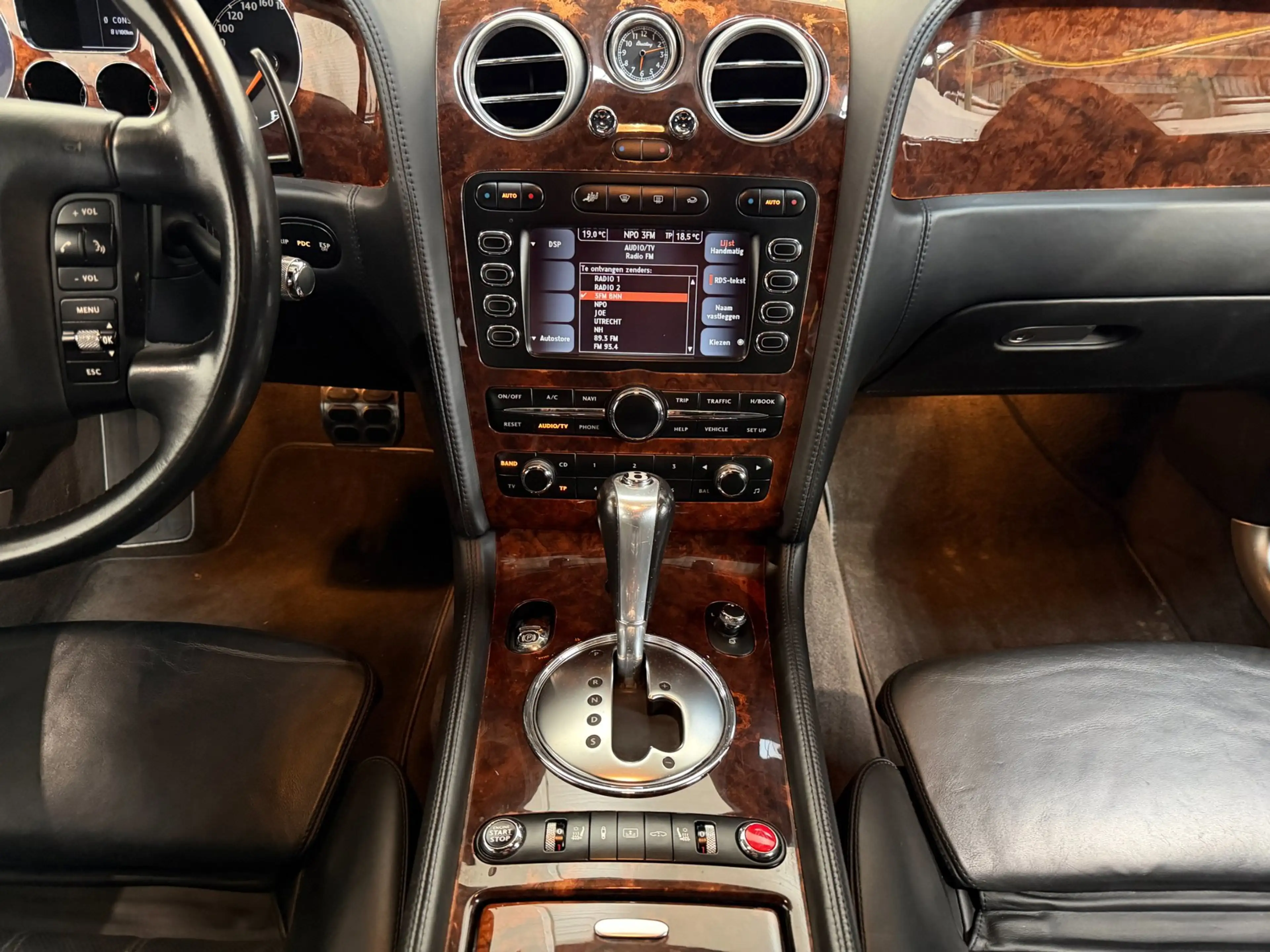Bentley Flying Spur Continental 6.0 W12 — photo 14