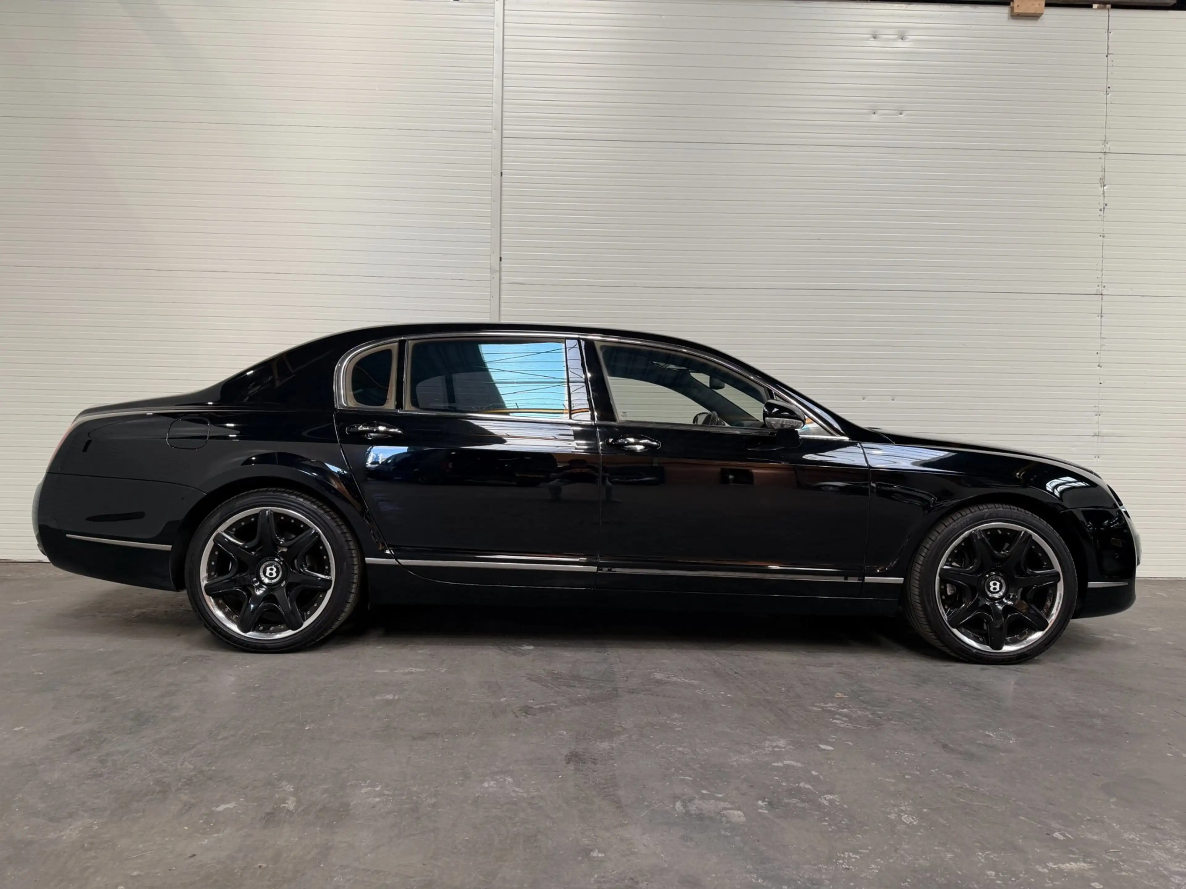 Bentley Flying Spur Continental 6.0 W12 — photo 2