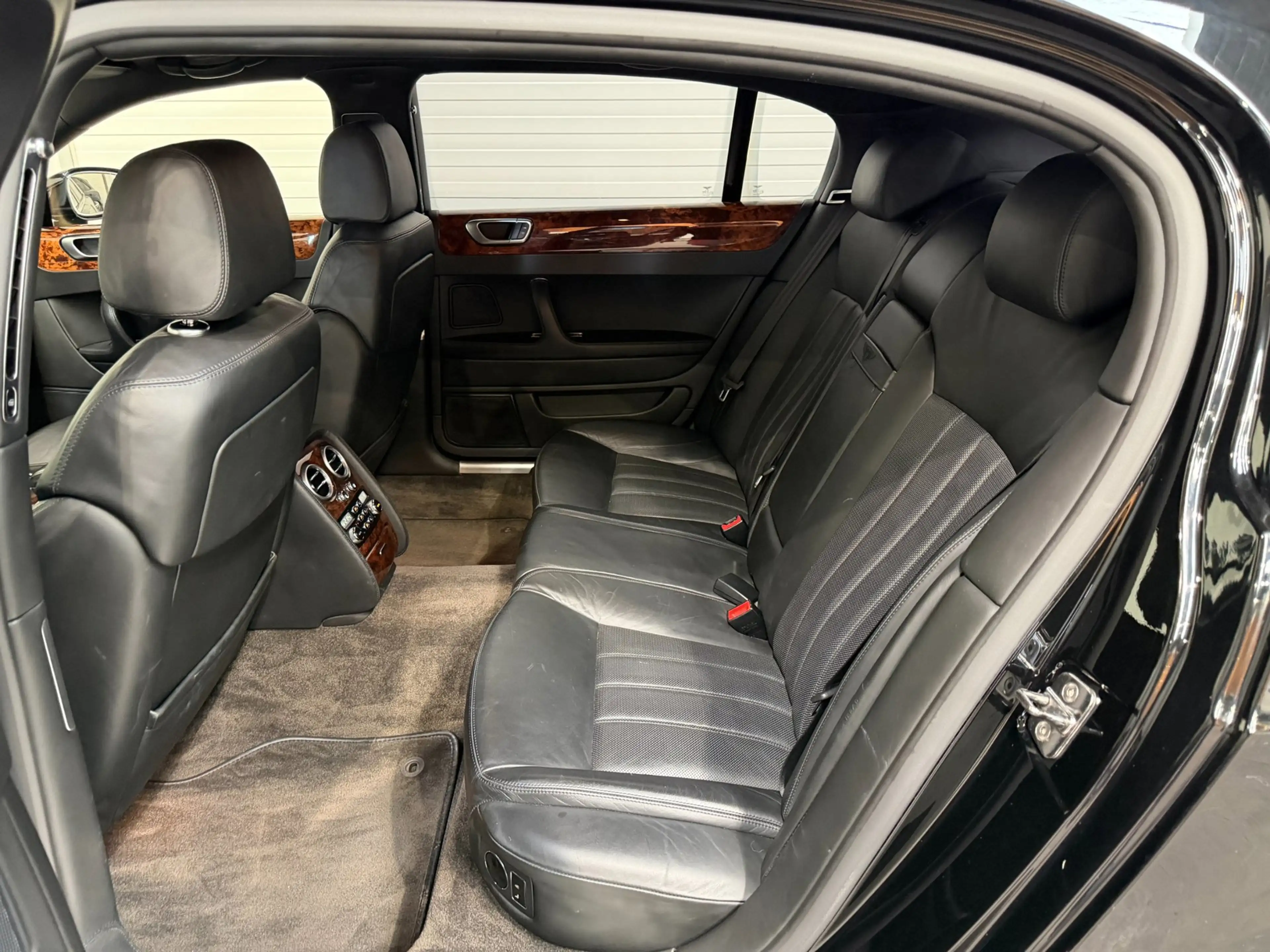 Bentley Flying Spur Continental 6.0 W12 — photo 24