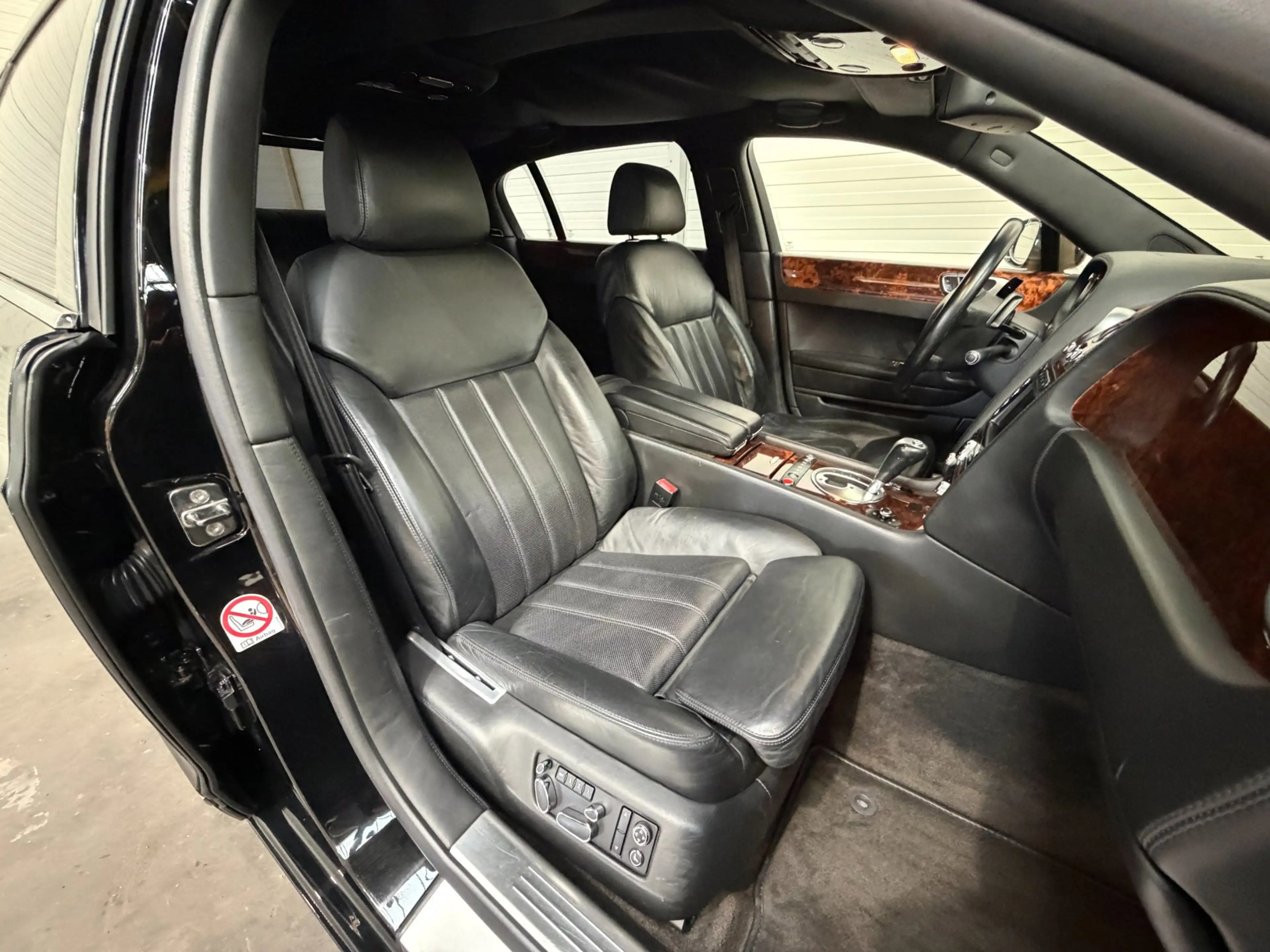 Bentley Flying Spur Continental 6.0 W12 — photo 19
