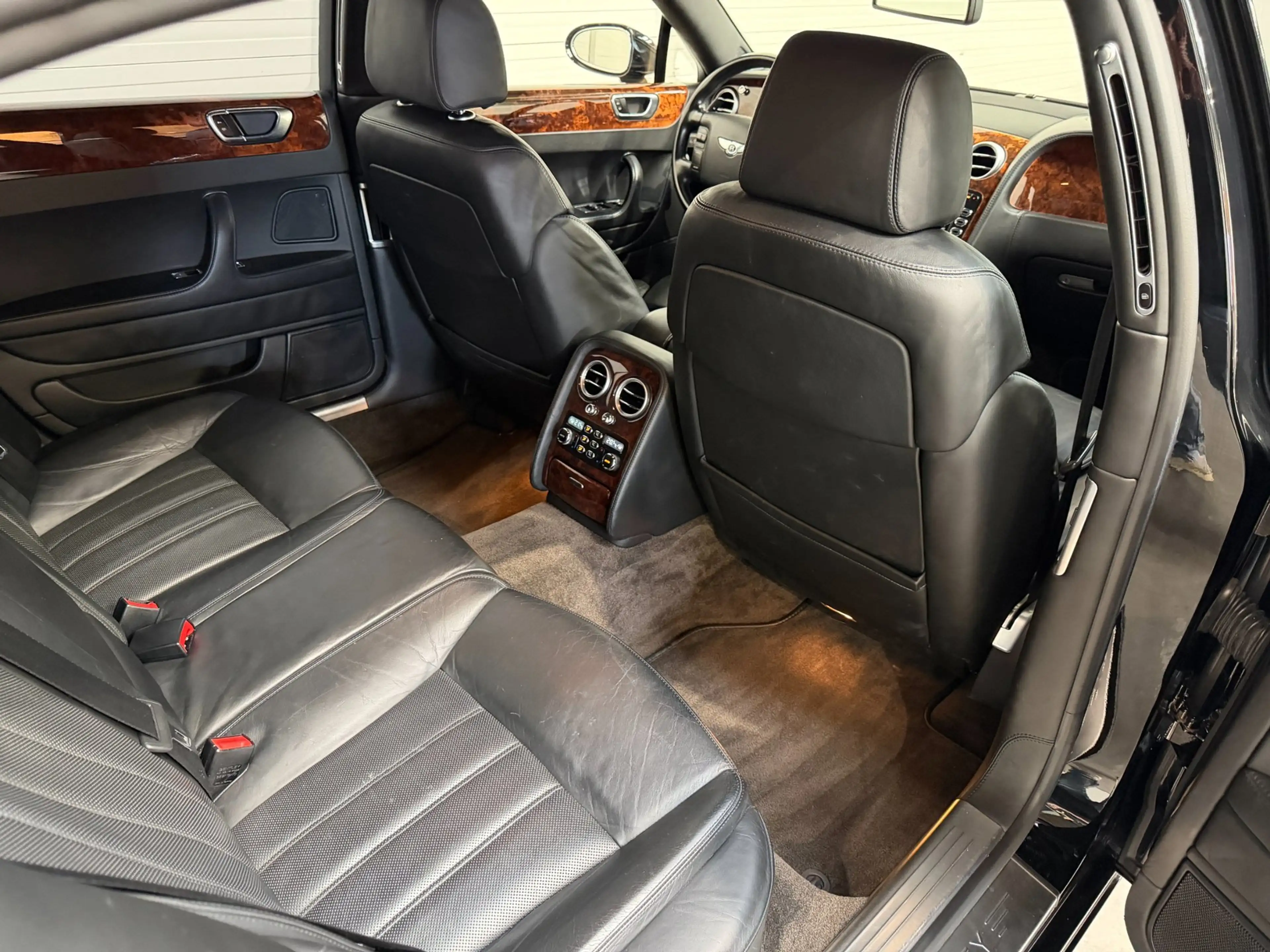 Bentley Flying Spur Continental 6.0 W12 — photo 21