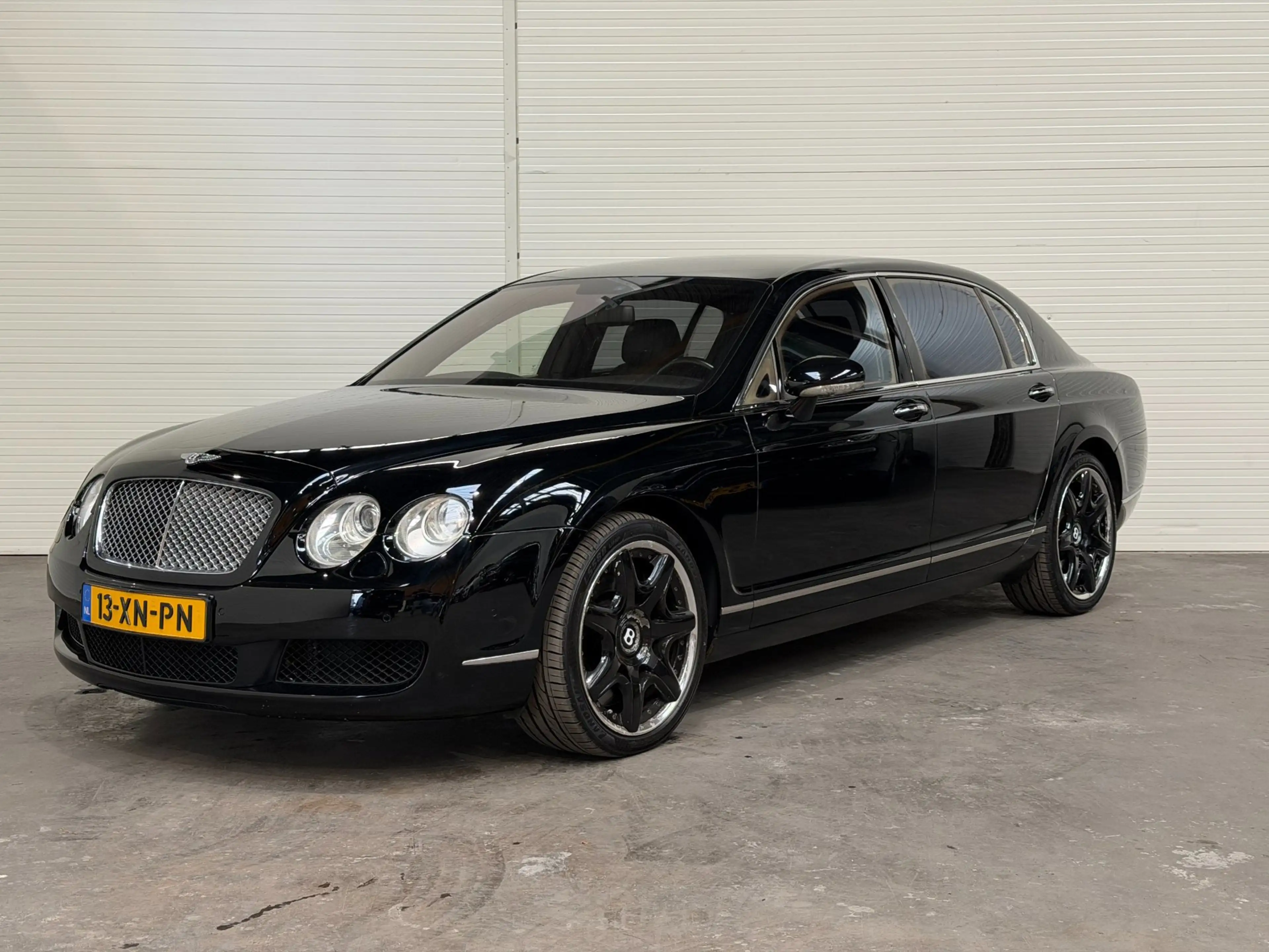 Bentley Flying Spur Continental 6.0 W12 — photo 8