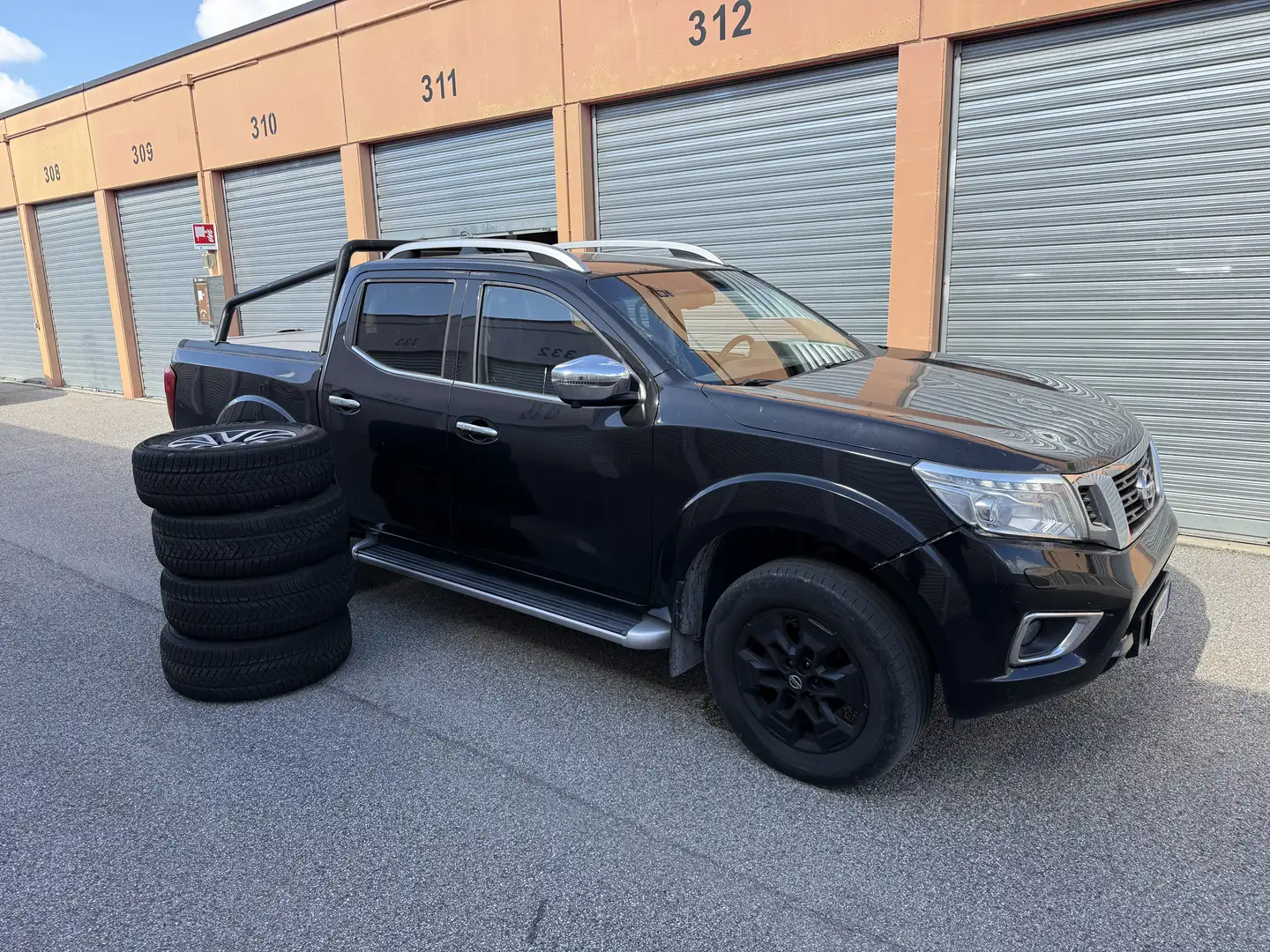 Nissan Navara 2.3 dci d.cab Tekna 4wd 190cv auto - 1