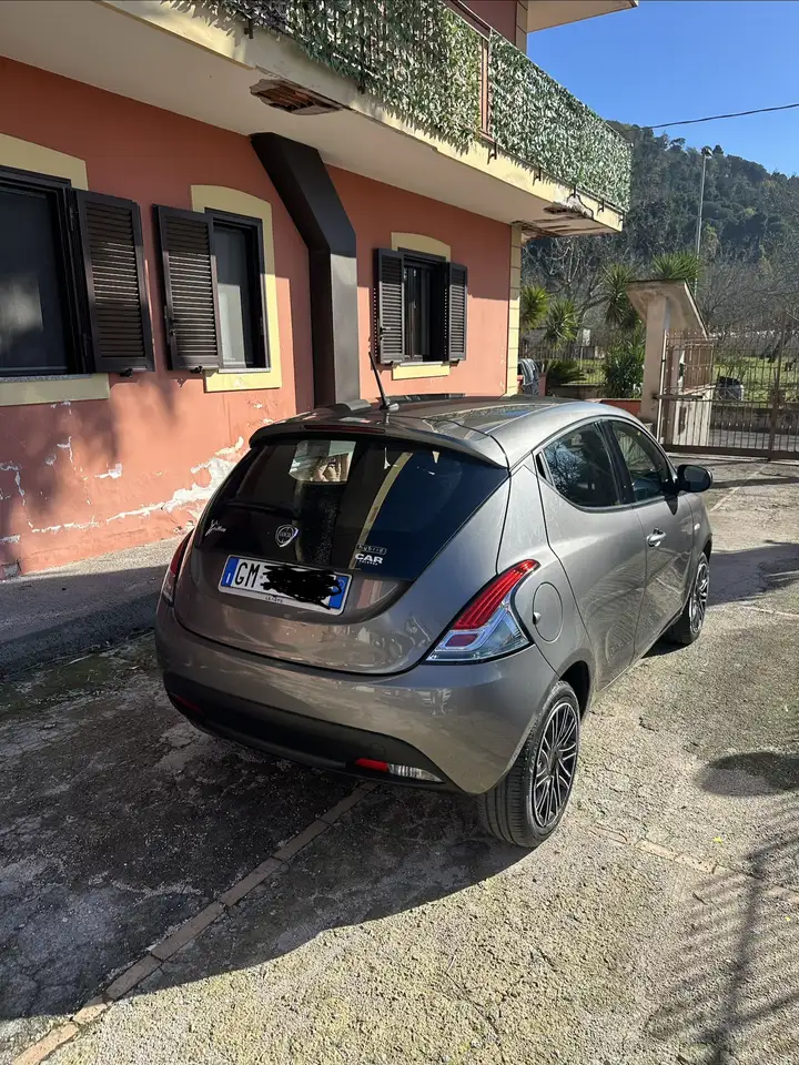 Lancia Ypsilon 2023 — фото 6