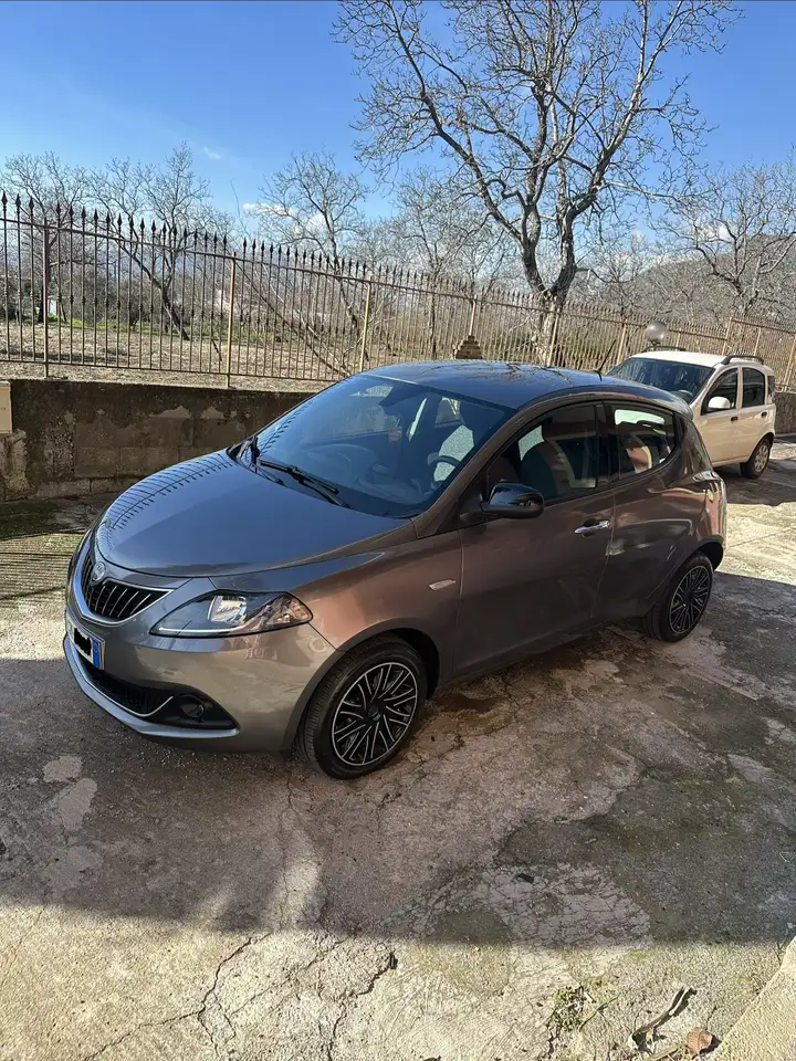 Lancia Ypsilon 2023