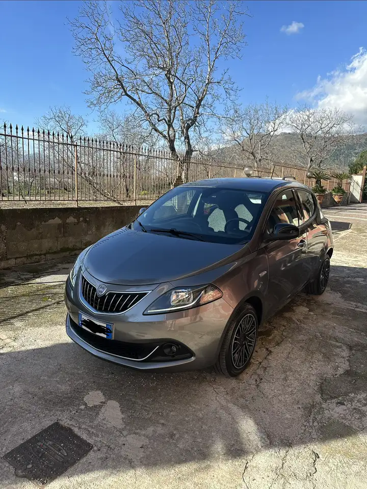 Lancia Ypsilon 2023