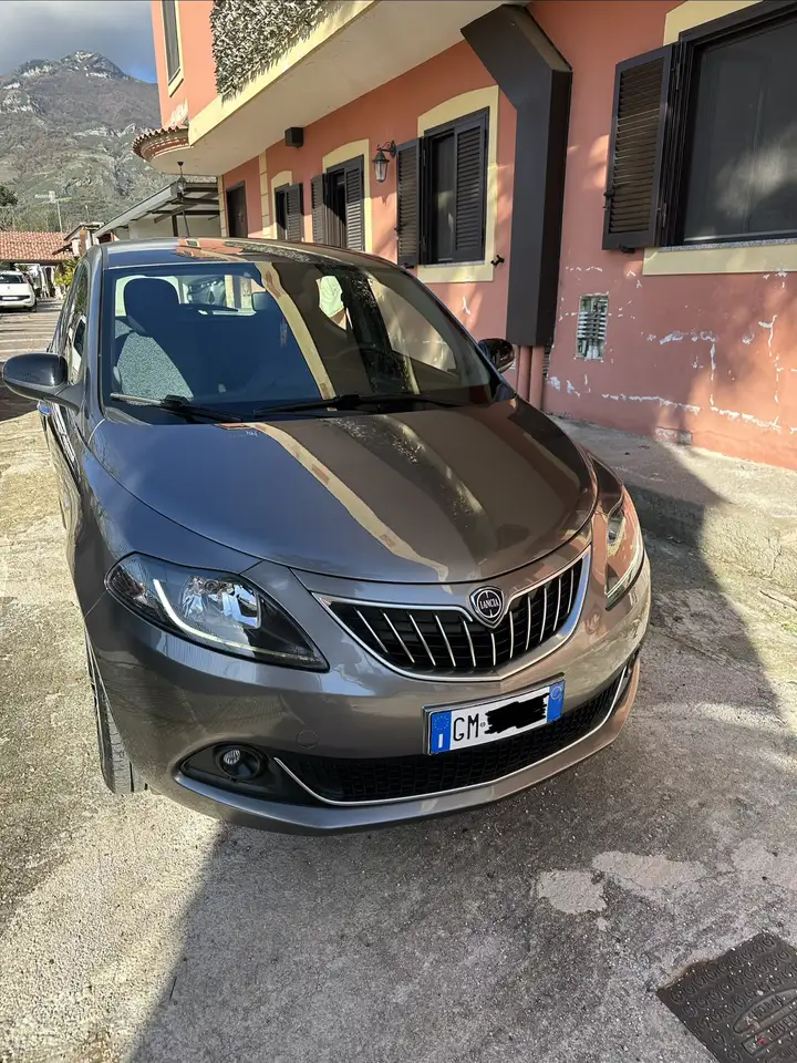 Lancia Ypsilon 2023