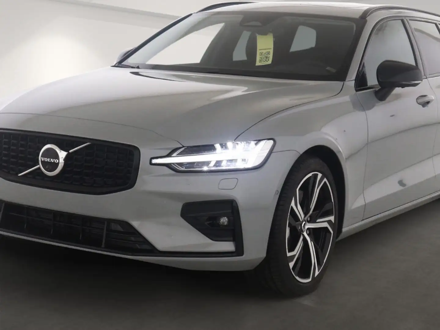 Volvo V60 B4 Ultra Dark EU6d Panoramadach 360°Kamera Leder H Gris - 2