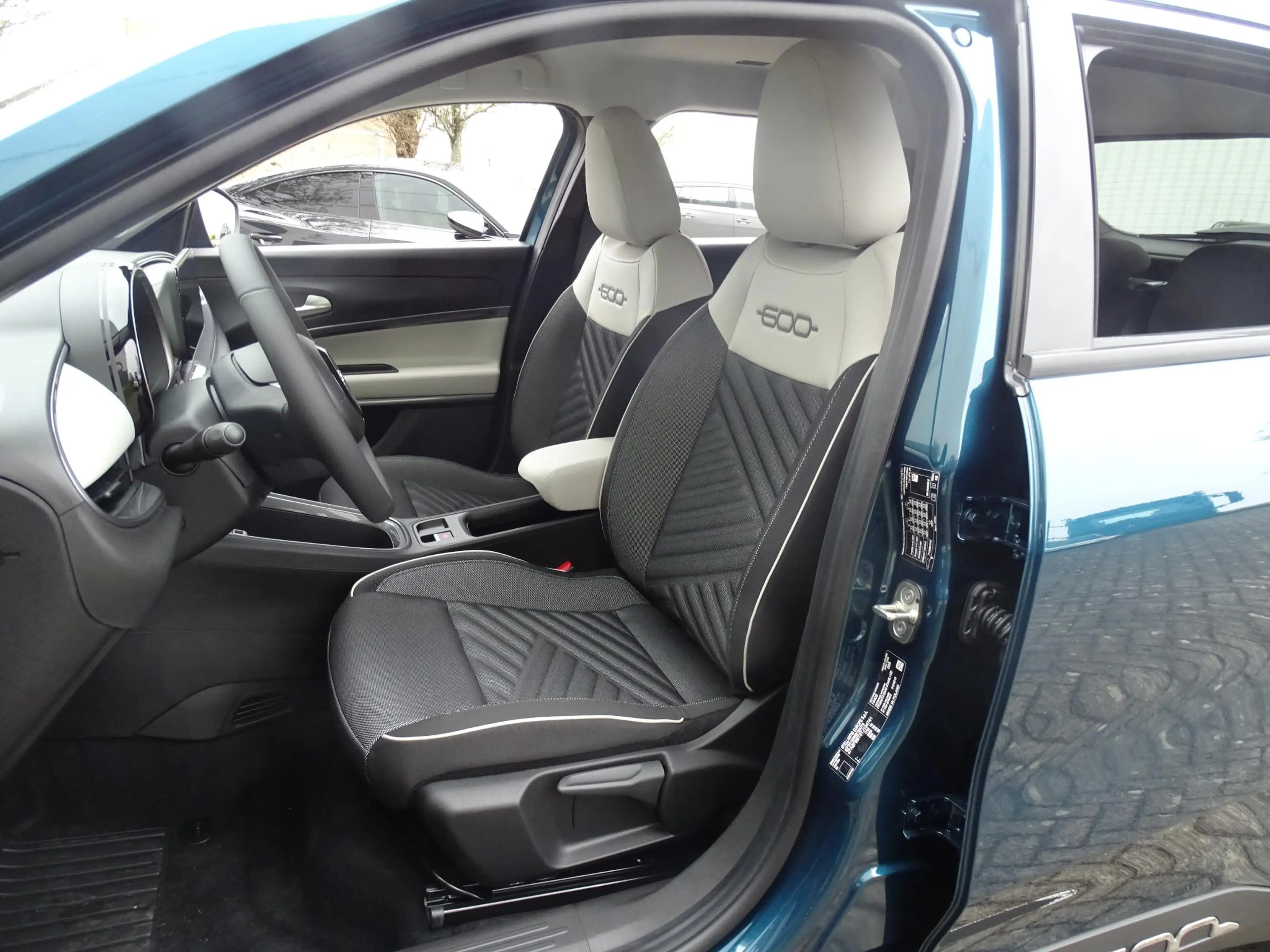 Fiat 600 1.2 Hybrid 145cv DCT La Prima — photo 12