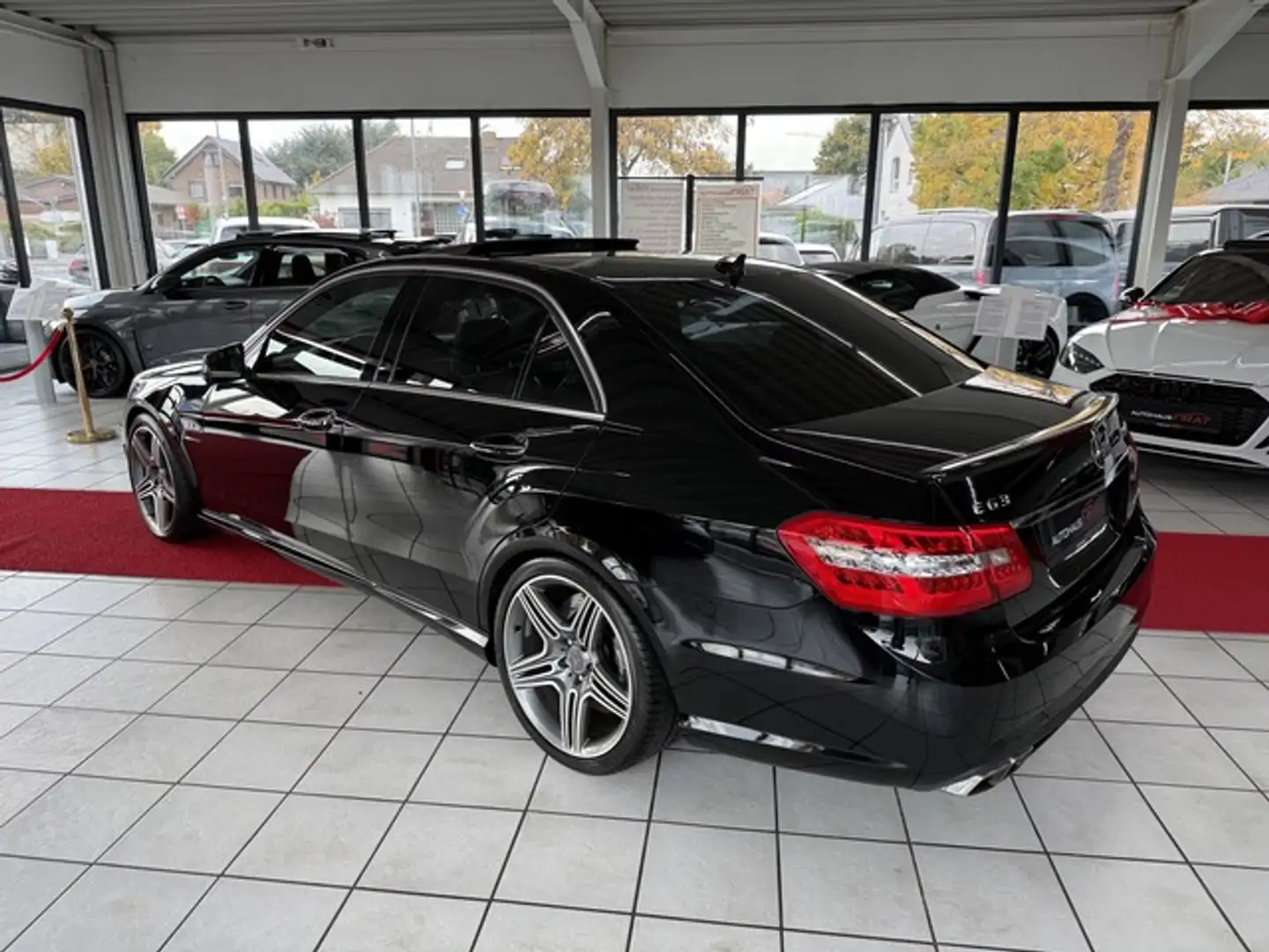 Mercedes-Benz E 63 AMG SD+Leder+Bi-Xenon Schwarz - 2