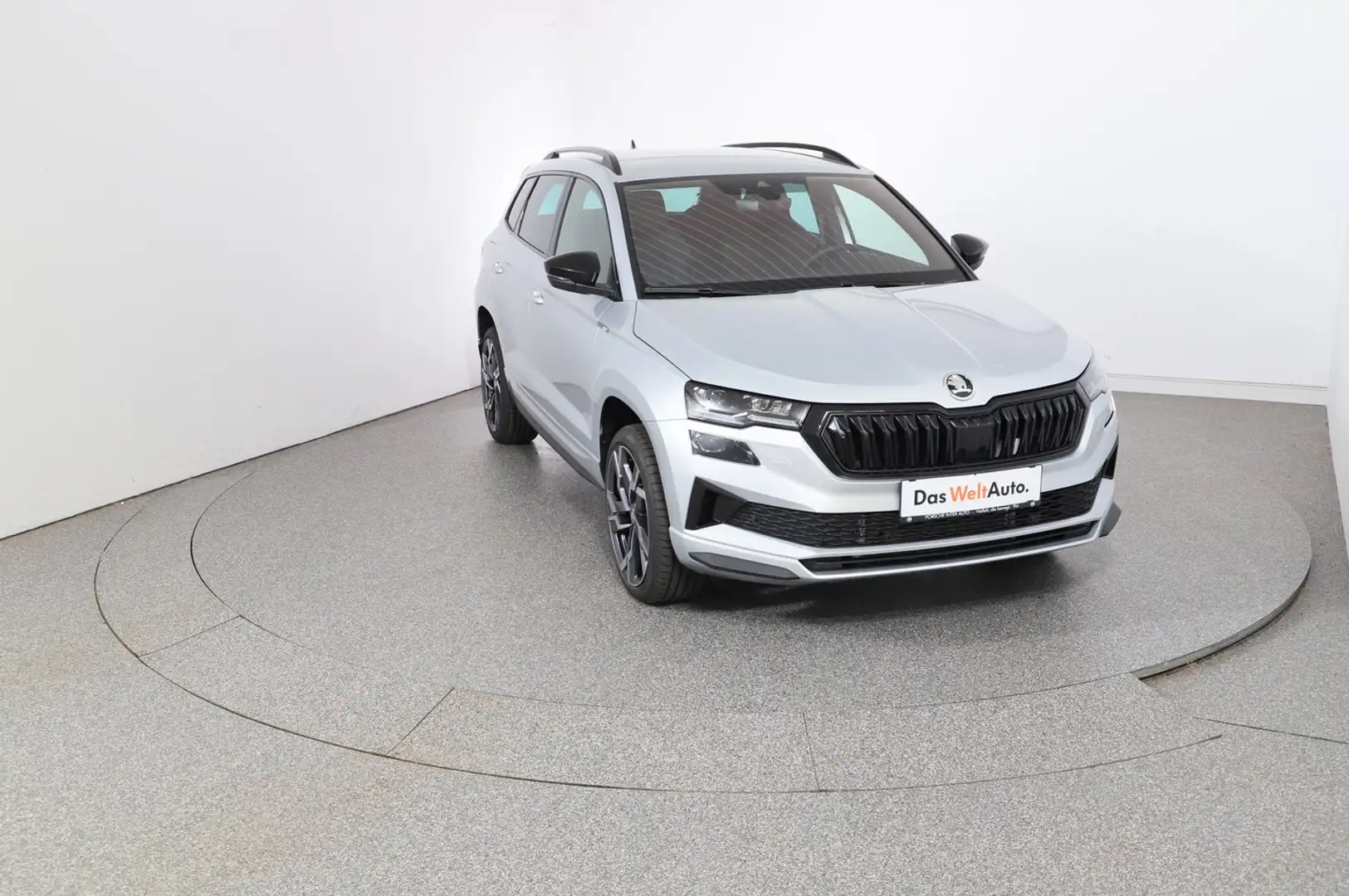 Skoda Karoq Sportline TSI DSG ACT Silber - 2
