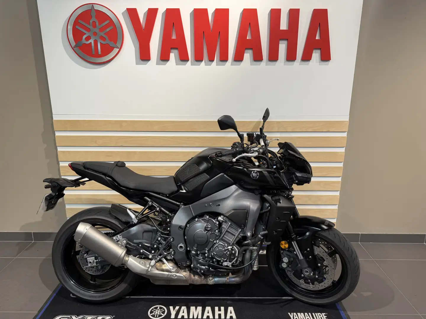 Yamaha MT-10 - 1