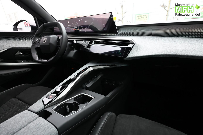 Peugeot 5008 GT Hybrid Pano KomfortP AHK eHK Nav ACC BT 100 ... — photo 8