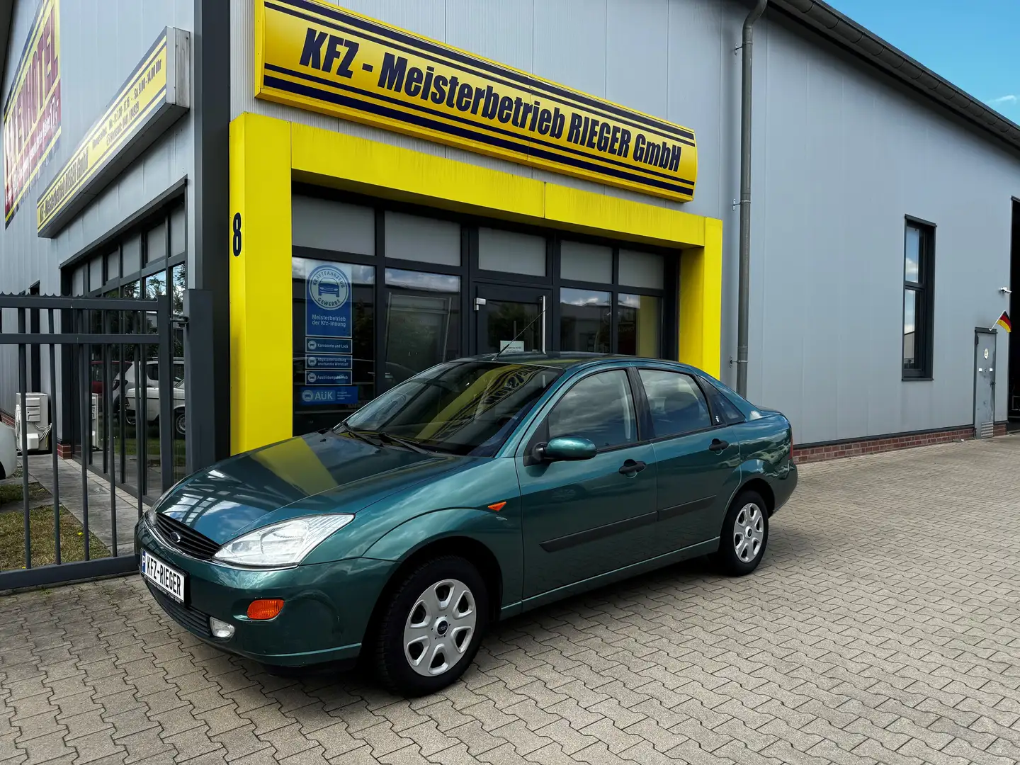 Ford Focus Ghia Verde - 1