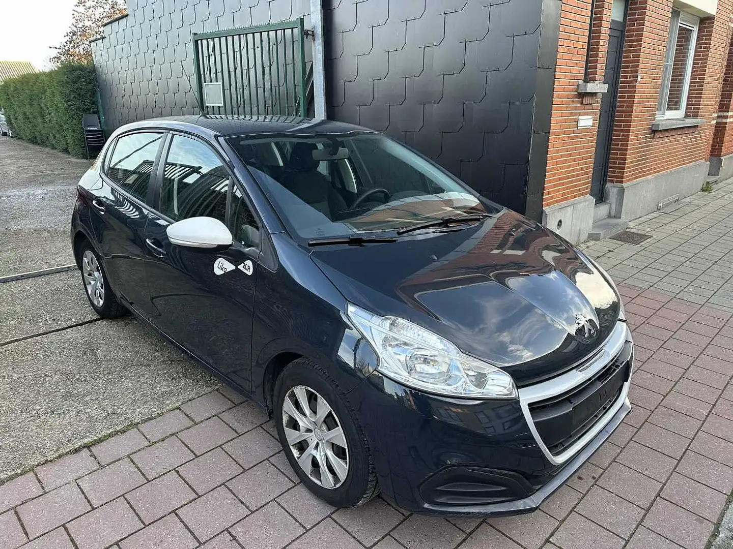 Peugeot 208 1.2 I  MET 157DKM HANDELAARS & EXPORT Grijs - 2
