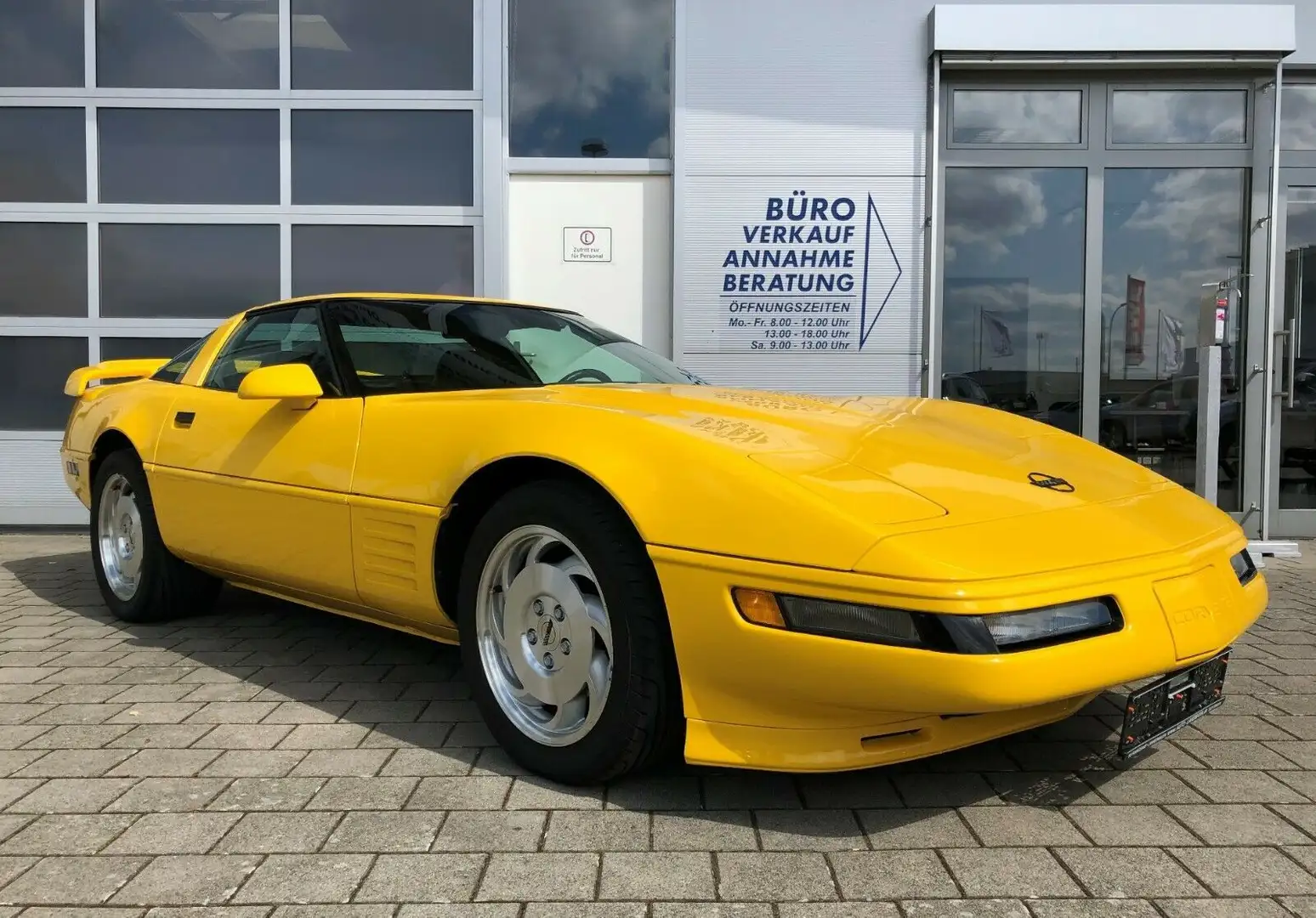 Corvette C4 Coupe 5.7 LT1 1.HAND ORIG.-KM SAMMLERZUSTAND Yellow - 2