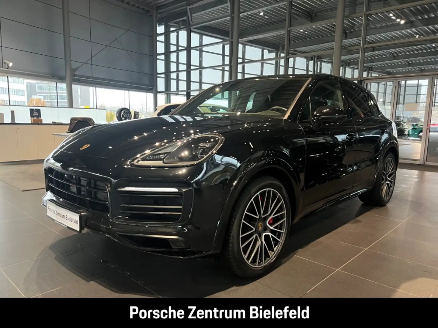 Porsche Cayenne GTS Surround-View Sportabgas Panorama Schwarz - 1