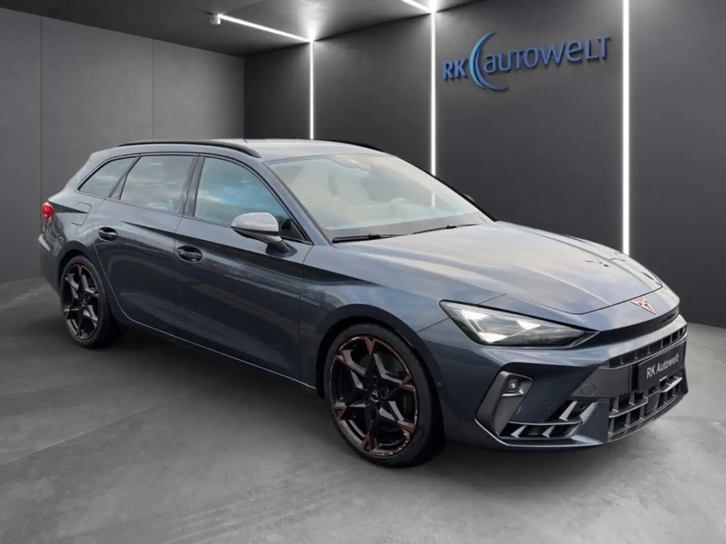 CUPRA Leon Sportstourer 2.0 TSI 4Dr. VZ LED Navi eSitz Grau - 2