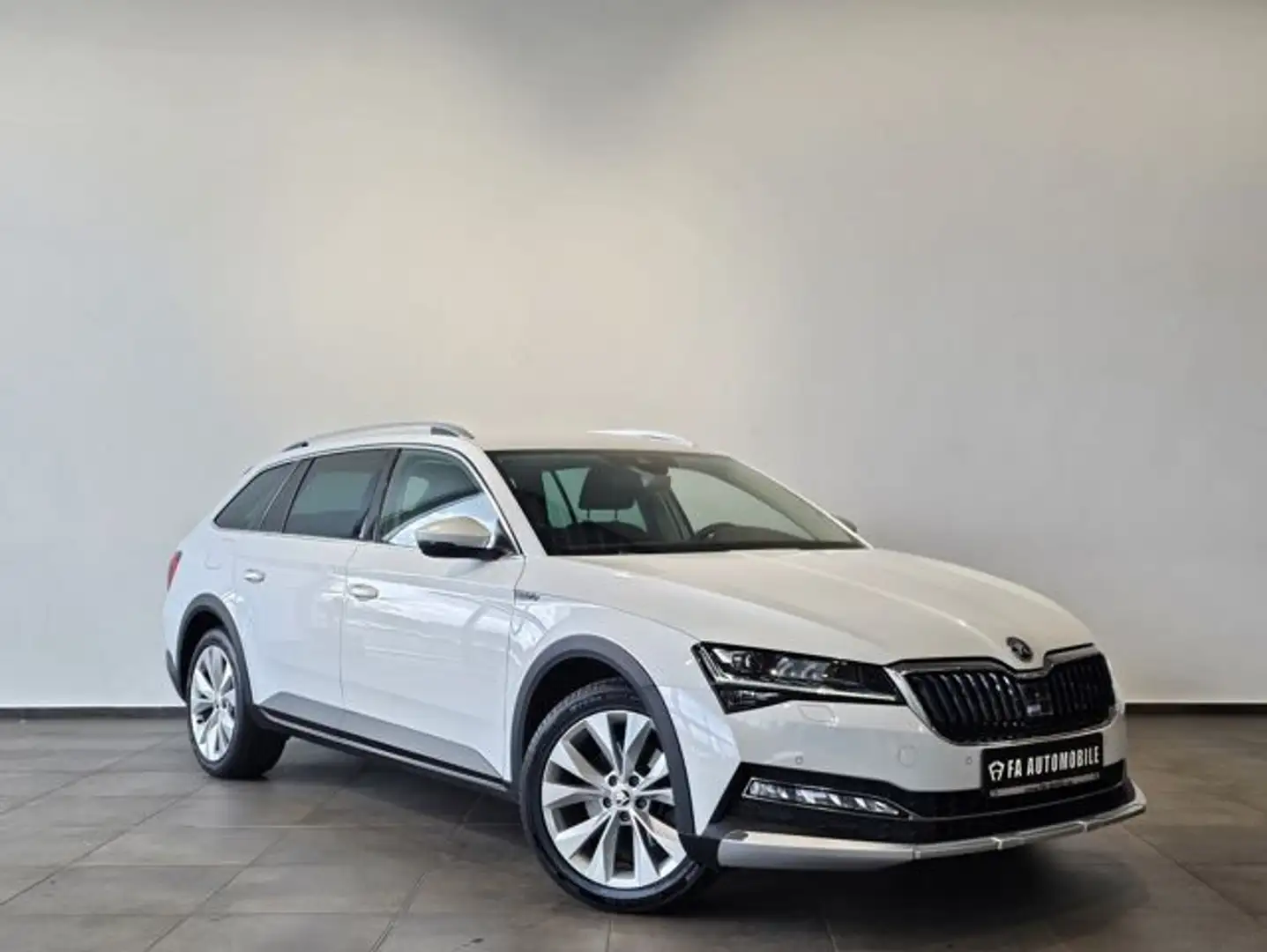 Skoda Superb Scout 4x4 Matrix Kamera Navi AHK Acc 18" Alb - 2