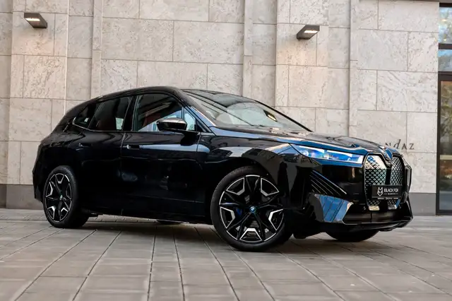BMW Ix view 3