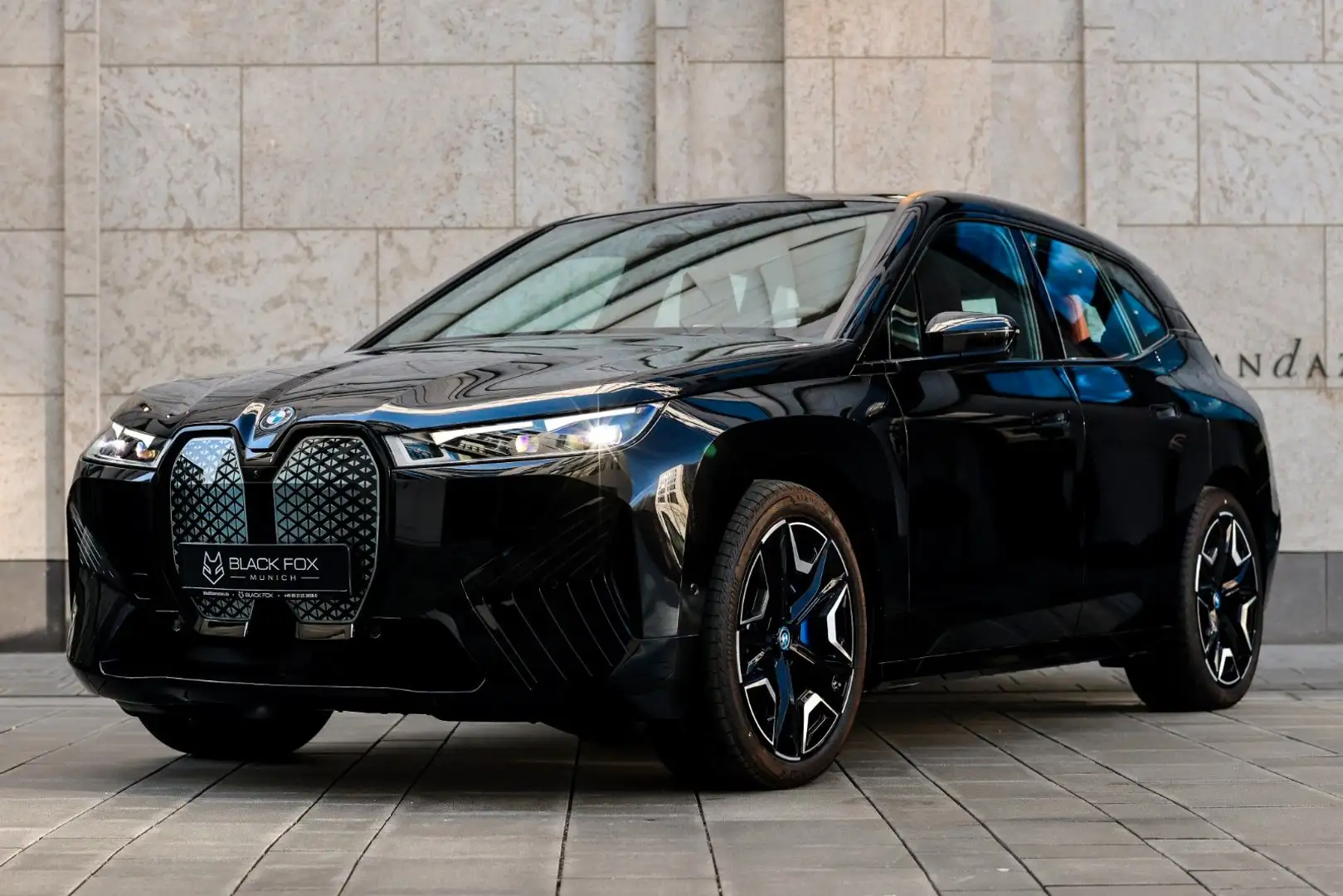 BMW iX 40 | xDrive Sport | Panorama | 22"Felgen Siyah - 1