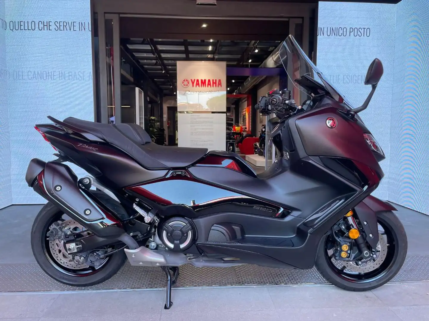 Yamaha TMAX 560 Tech Max - 1