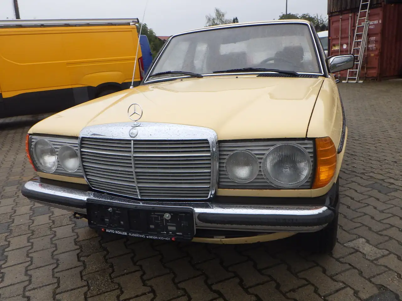 Mercedes-Benz 240